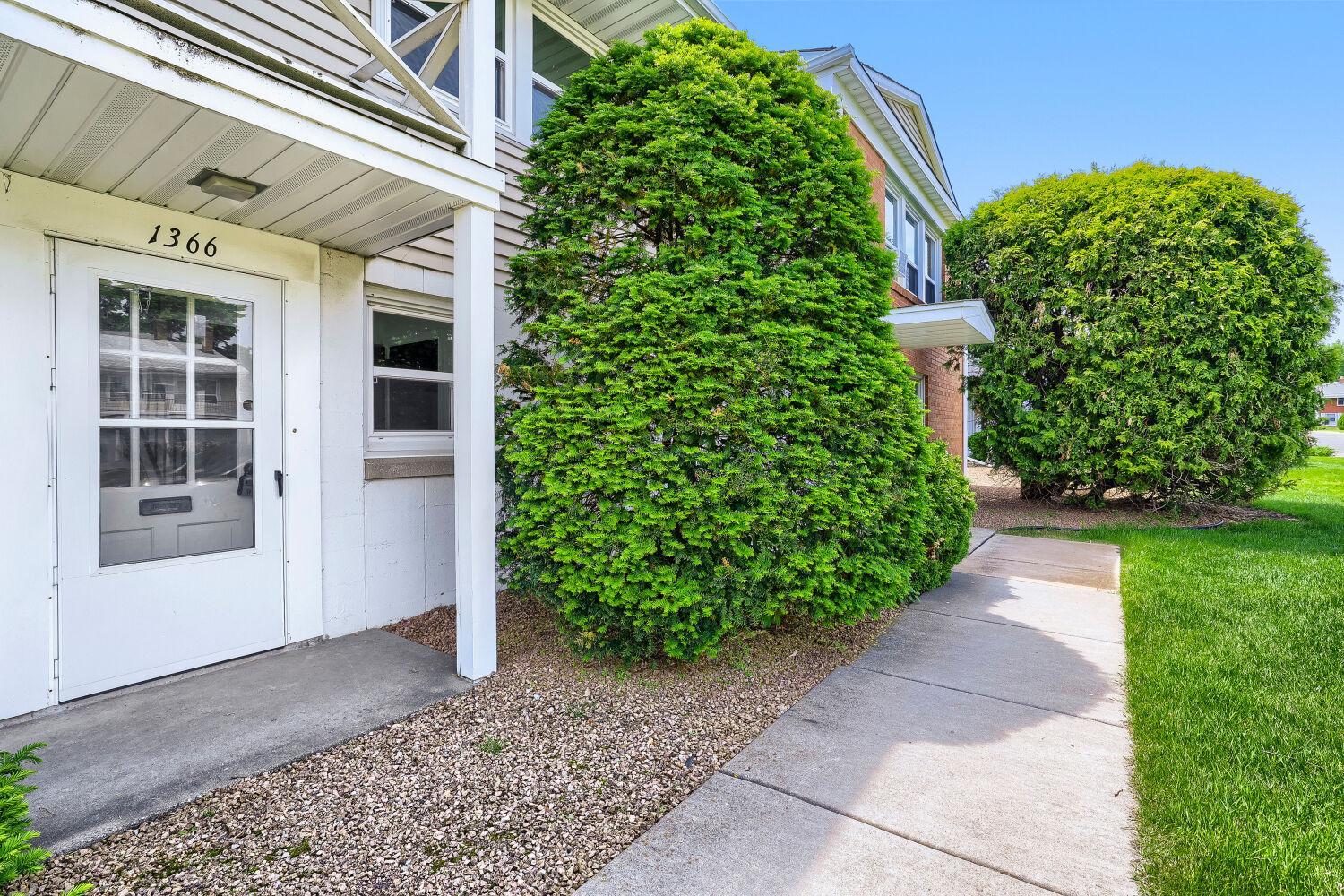 View of Residential at 1366 Colonial Drive #1366, Roseville MN 55113, Roseville (12 of 32) - Mike Wilen | Minnesota Team Real Estate