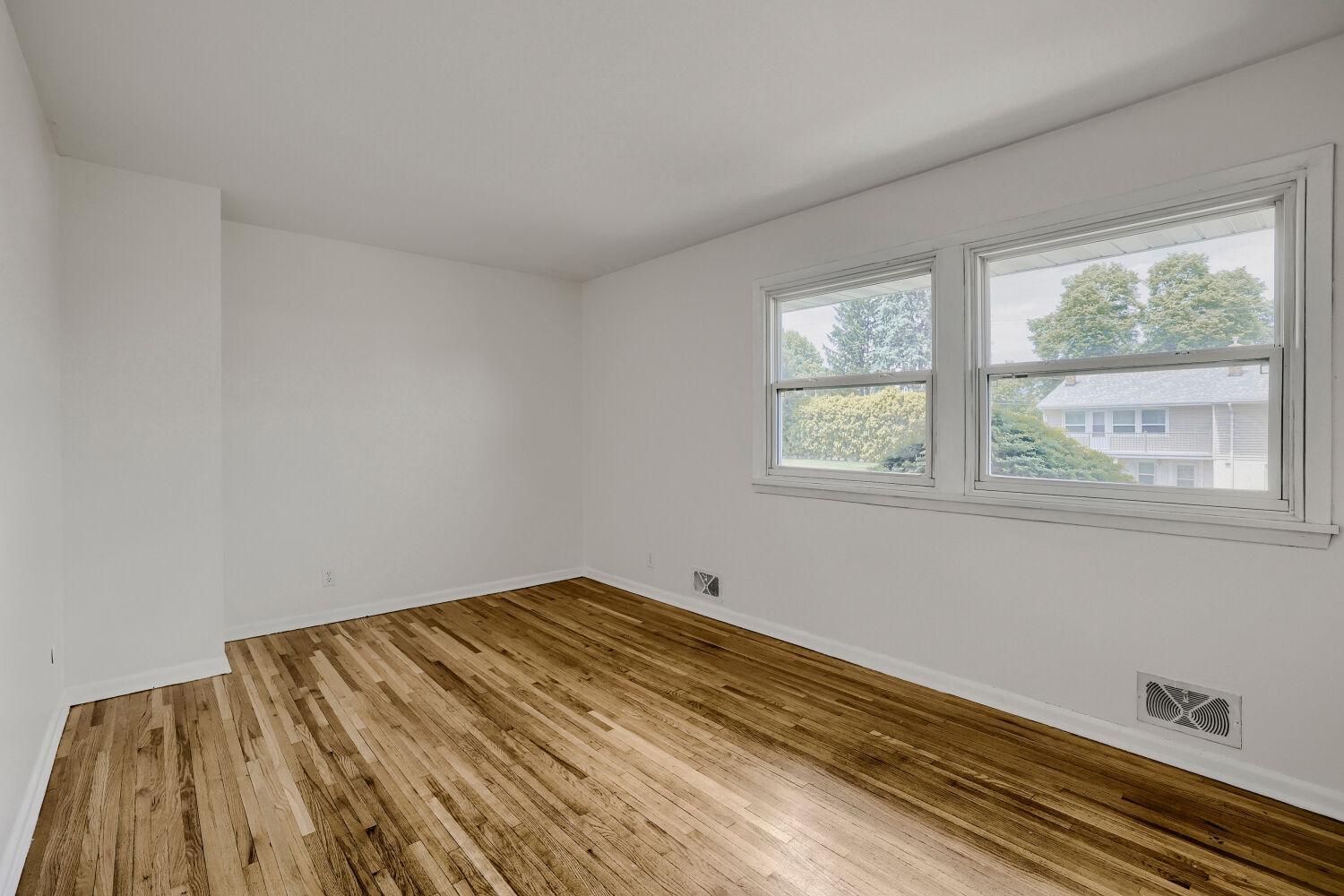 View of Residential at 1366 Colonial Drive #1366, Roseville MN 55113, Roseville (23 of 32) - Mike Wilen | Minnesota Team Real Estate