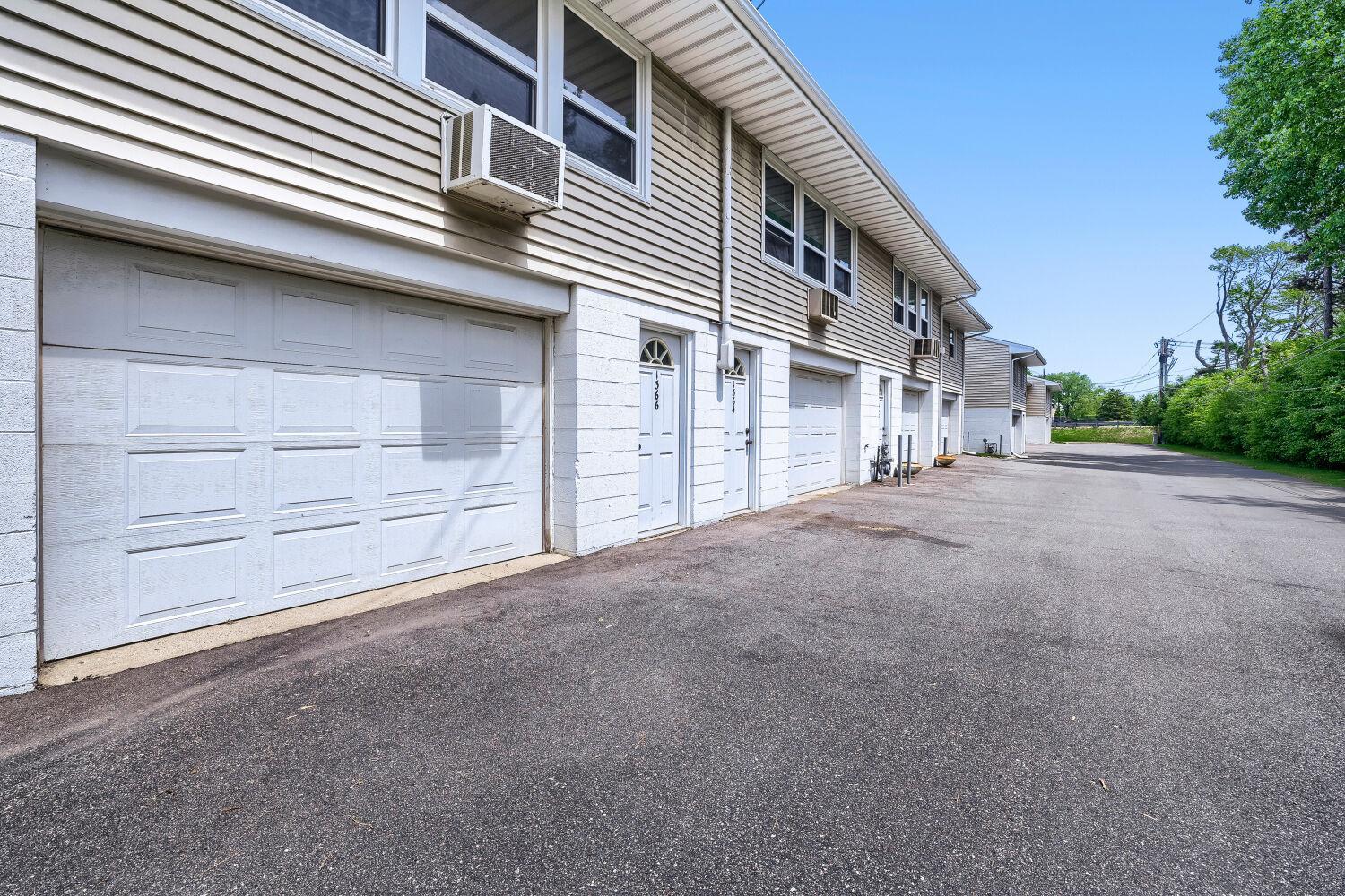 View of Residential at 1366 Colonial Drive #1366, Roseville MN 55113, Roseville (29 of 32) - Mike Wilen | Minnesota Team Real Estate