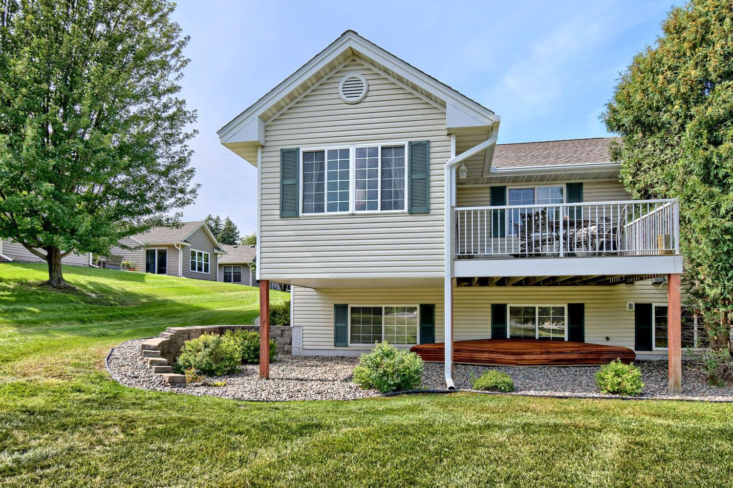 View of Residential at 828 Woodland Drive, Mahtomedi MN 55115, Mahtomedi (26 of 28) - Mike Wilen | Minnesota Team Real Estate