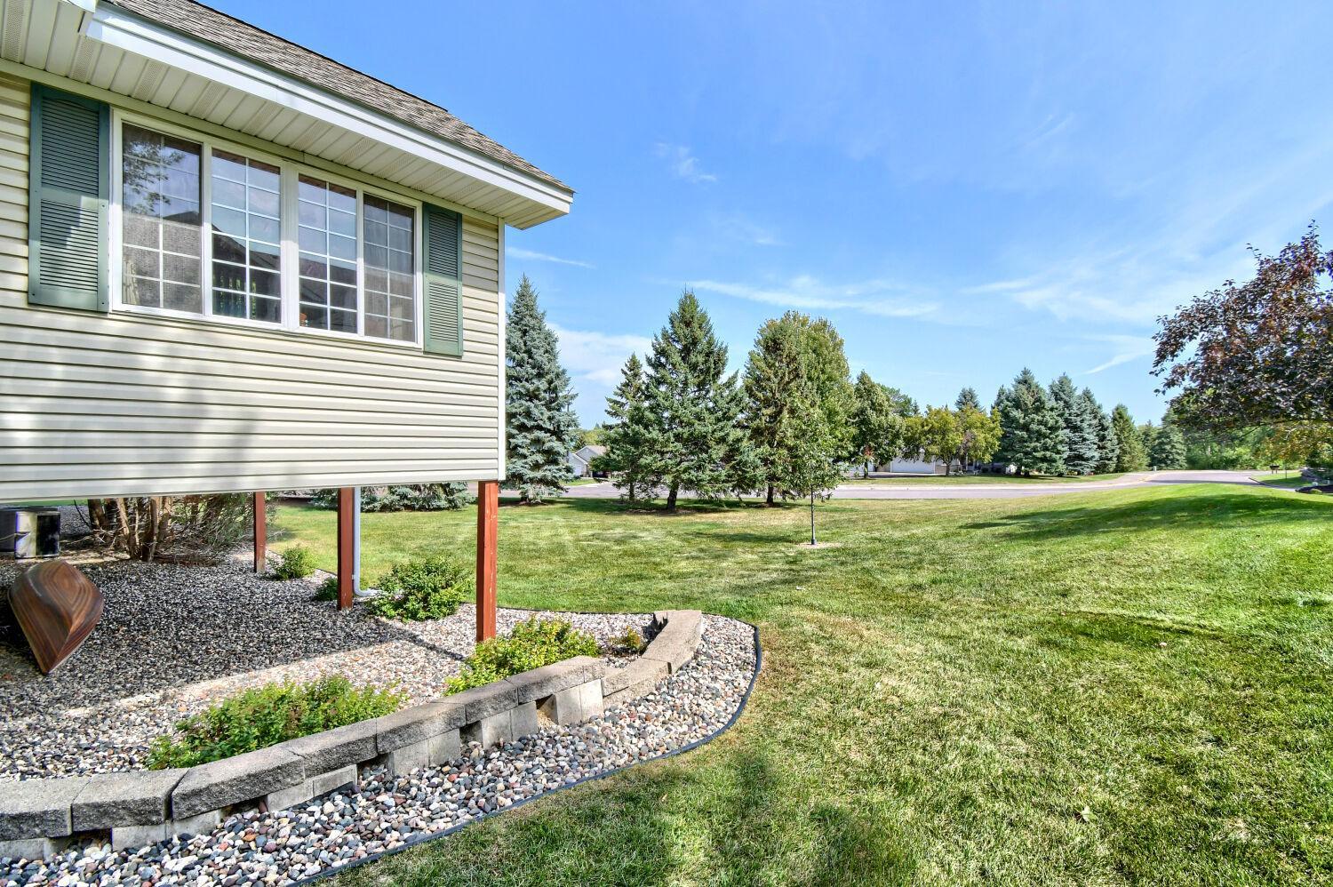 View of Residential at 828 Woodland Drive, Mahtomedi MN 55115, Mahtomedi (25 of 28) - Mike Wilen | Minnesota Team Real Estate