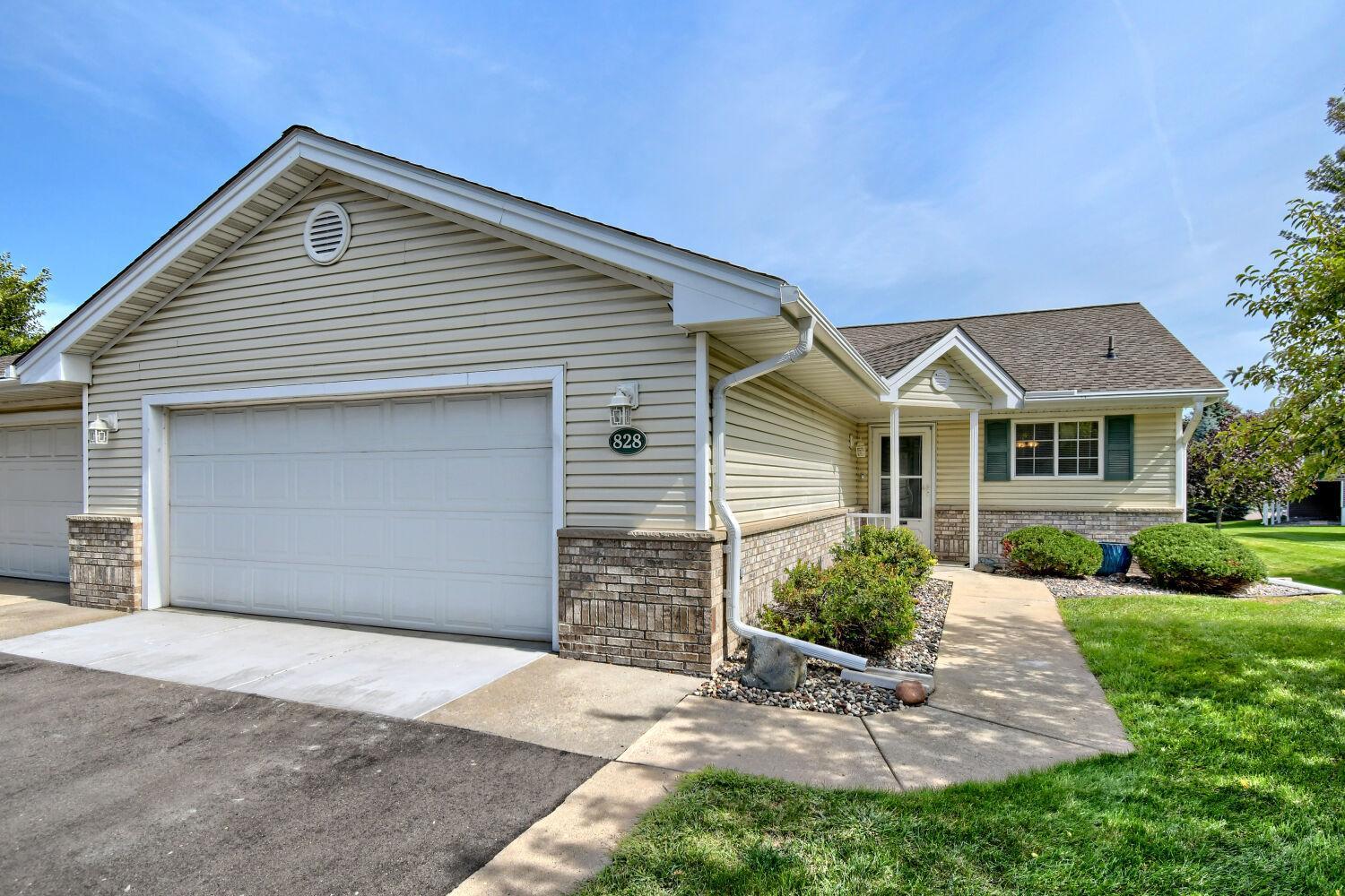 View of Residential at 828 Woodland Drive, Mahtomedi MN 55115, Mahtomedi (2 of 28) - Mike Wilen | Minnesota Team Real Estate