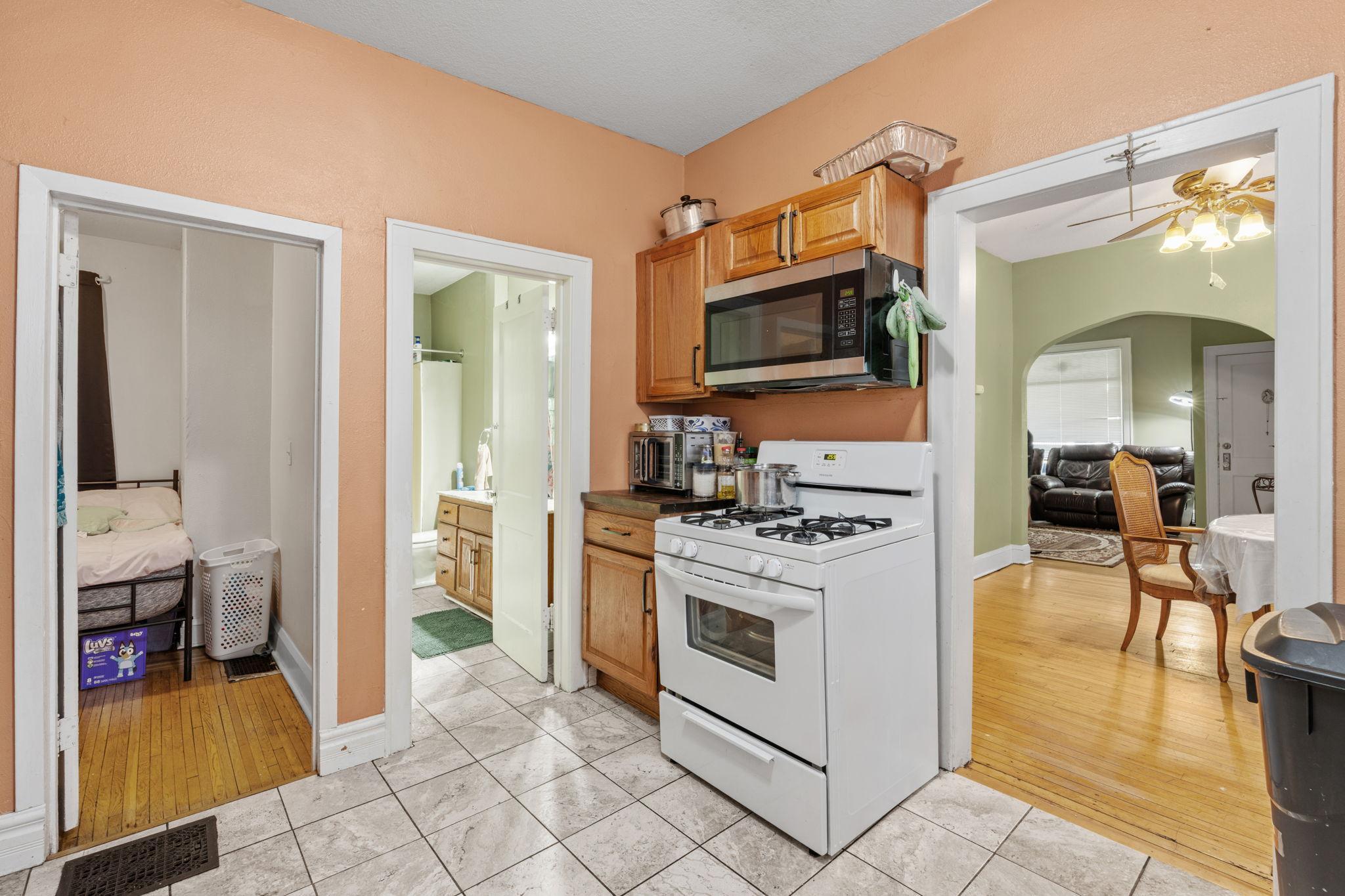 View of Residential Income at 3322 Clinton Avenue, Minneapolis MN 55408, Minneapolis (10 of 39) - Mike Wilen | Minnesota Team Real Estate