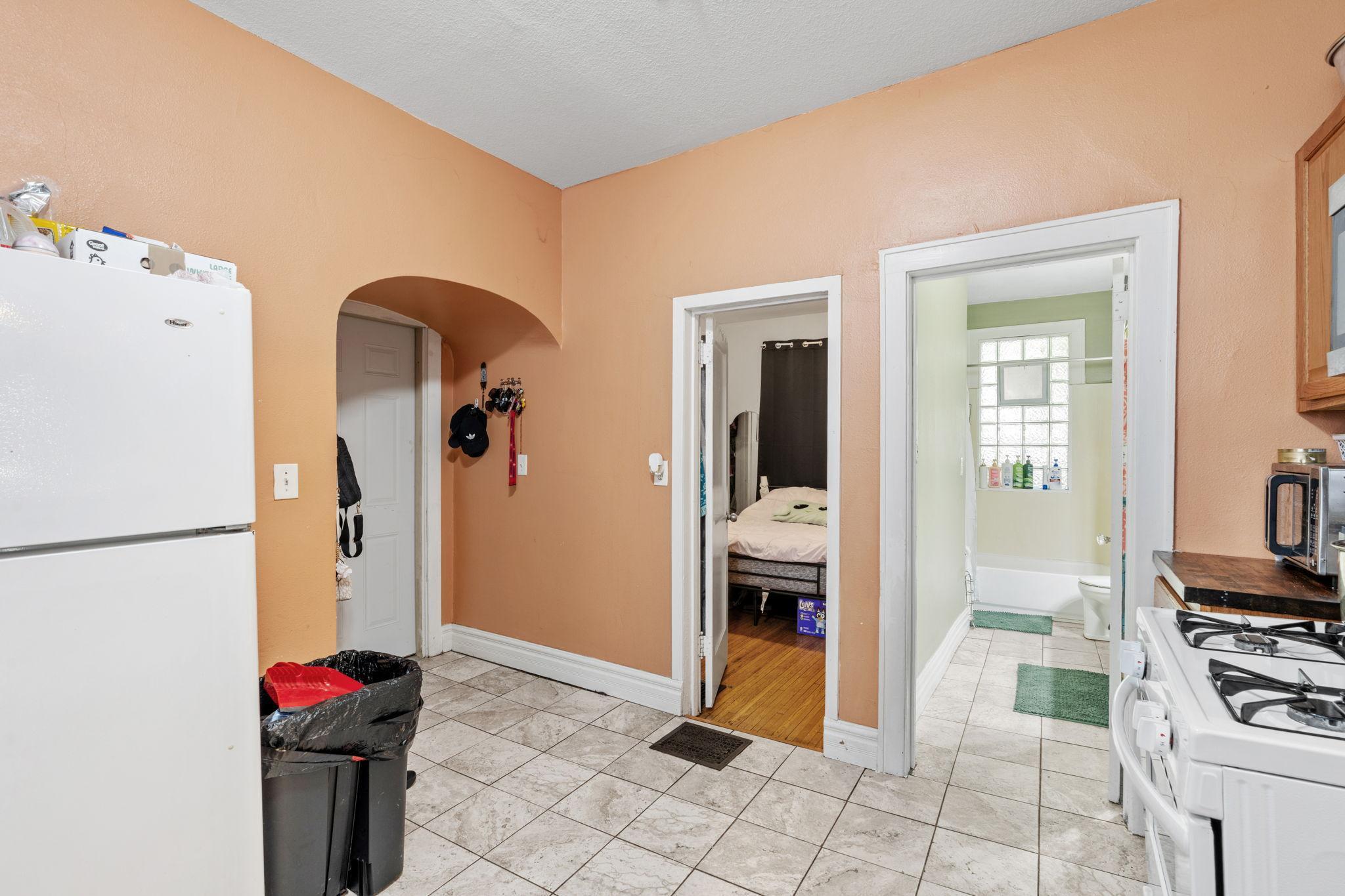 View of Residential Income at 3322 Clinton Avenue, Minneapolis MN 55408, Minneapolis (11 of 39) - Mike Wilen | Minnesota Team Real Estate