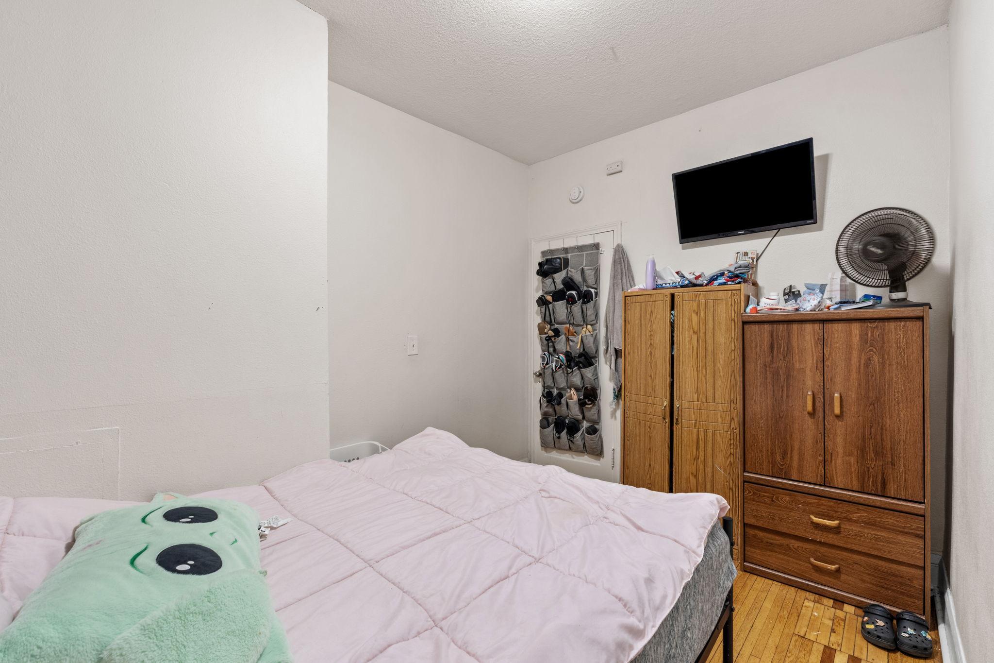 View of Residential Income at 3322 Clinton Avenue, Minneapolis MN 55408, Minneapolis (13 of 39) - Mike Wilen | Minnesota Team Real Estate