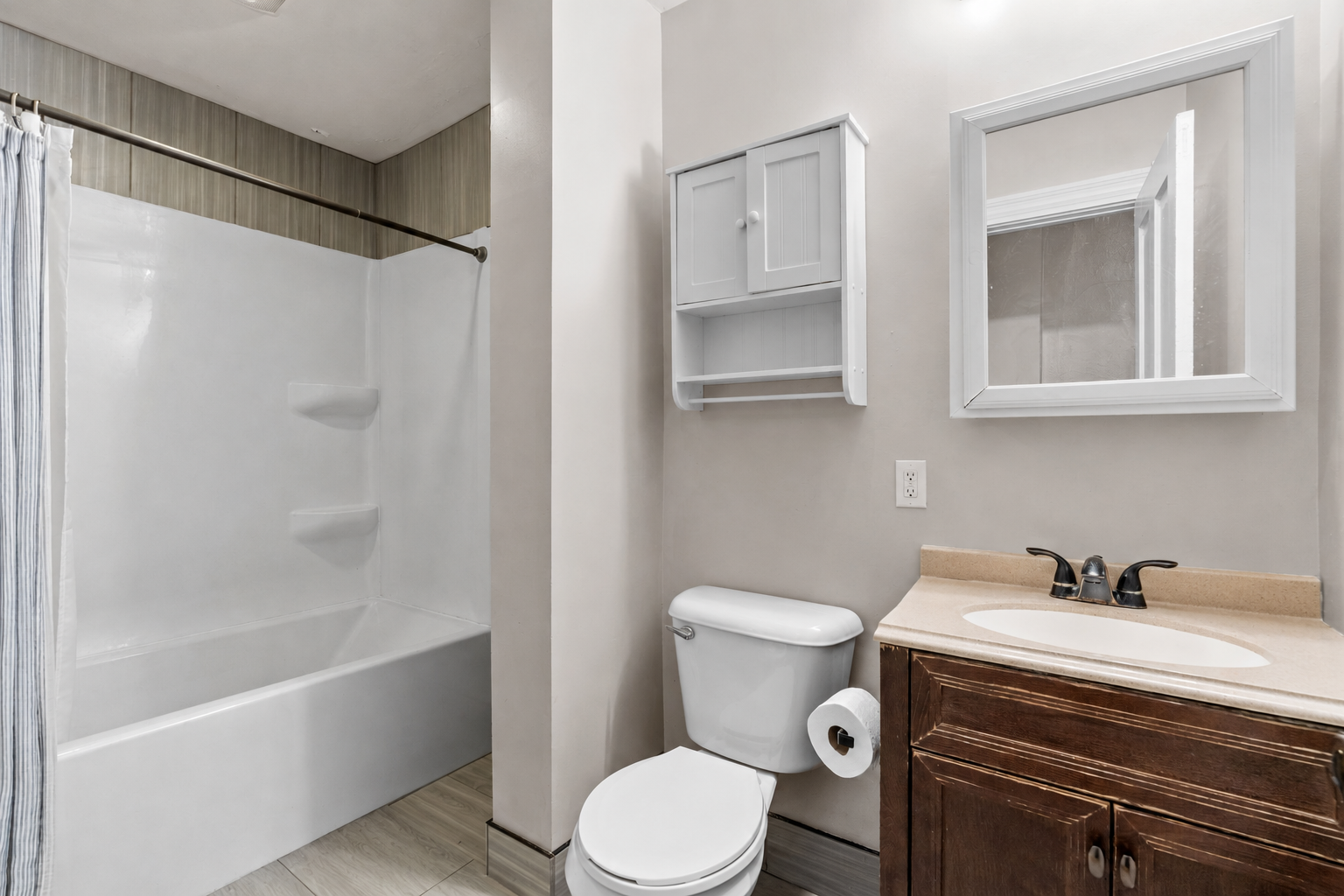 View of Residential Income at 3322 Clinton Avenue, Minneapolis MN 55408, Minneapolis (34 of 39) - Mike Wilen | Minnesota Team Real Estate
