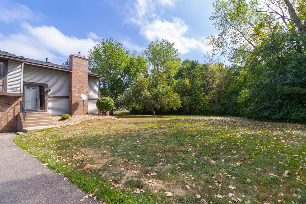 View of Residential at 2819 Wimbledon Ridge, Woodbury MN 55125, Woodbury (34 of 35) - Mike Wilen | Minnesota Team Real Estate