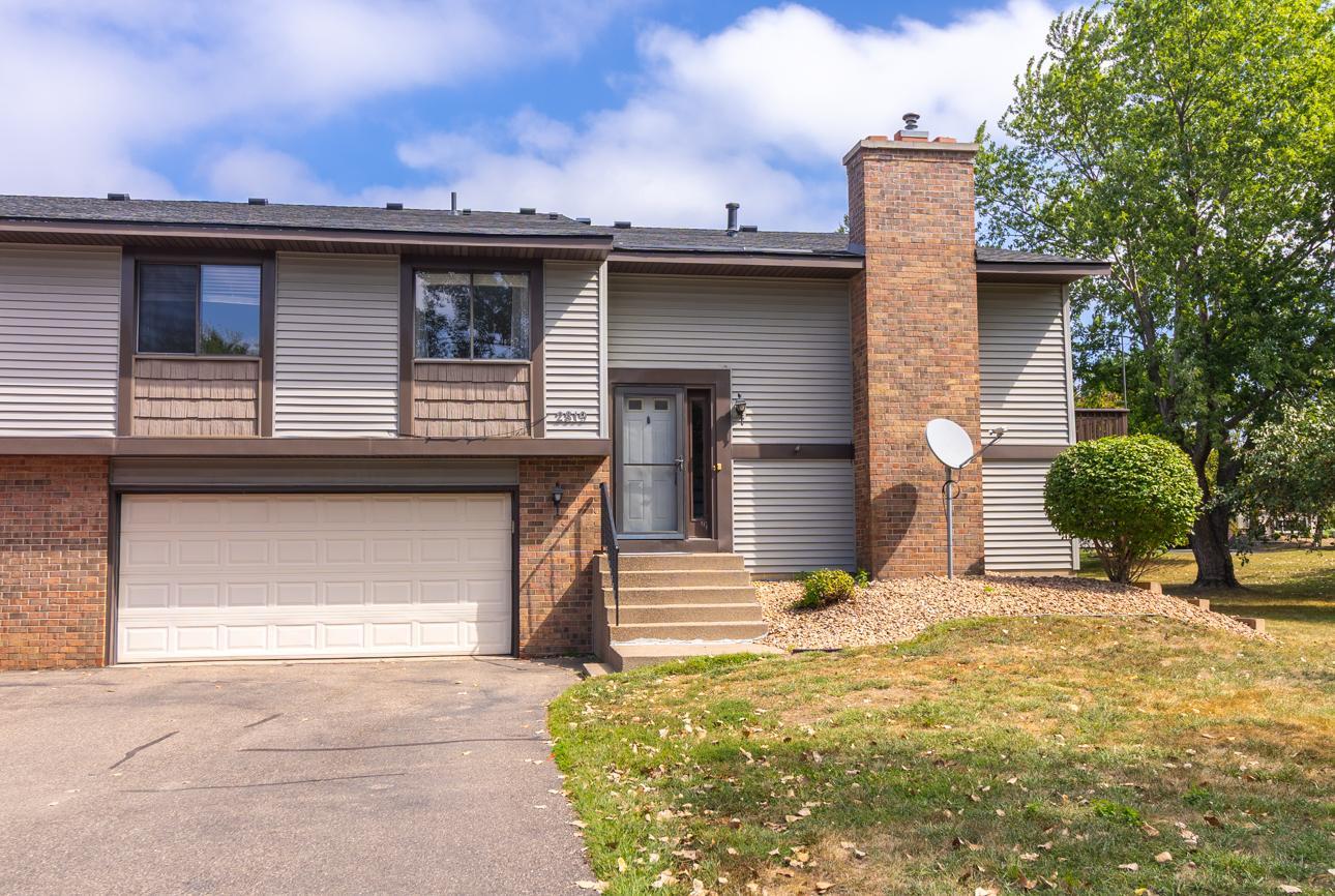 View of Residential at 2819 Wimbledon Ridge, Woodbury MN 55125, Woodbury (3 of 35) - Mike Wilen | Minnesota Team Real Estate
