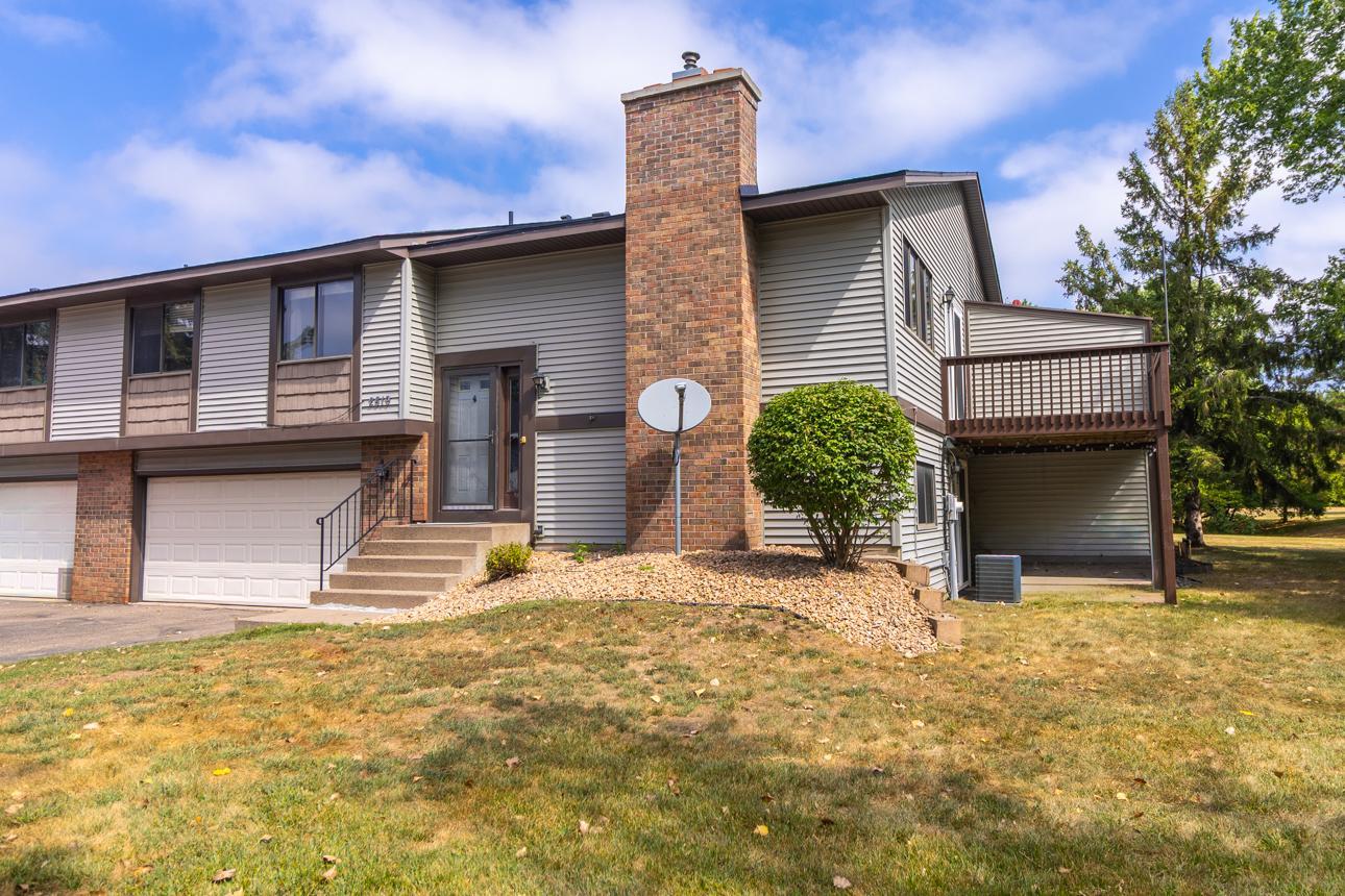 View of Residential at 2819 Wimbledon Ridge, Woodbury MN 55125, Woodbury (2 of 35) - Mike Wilen | Minnesota Team Real Estate