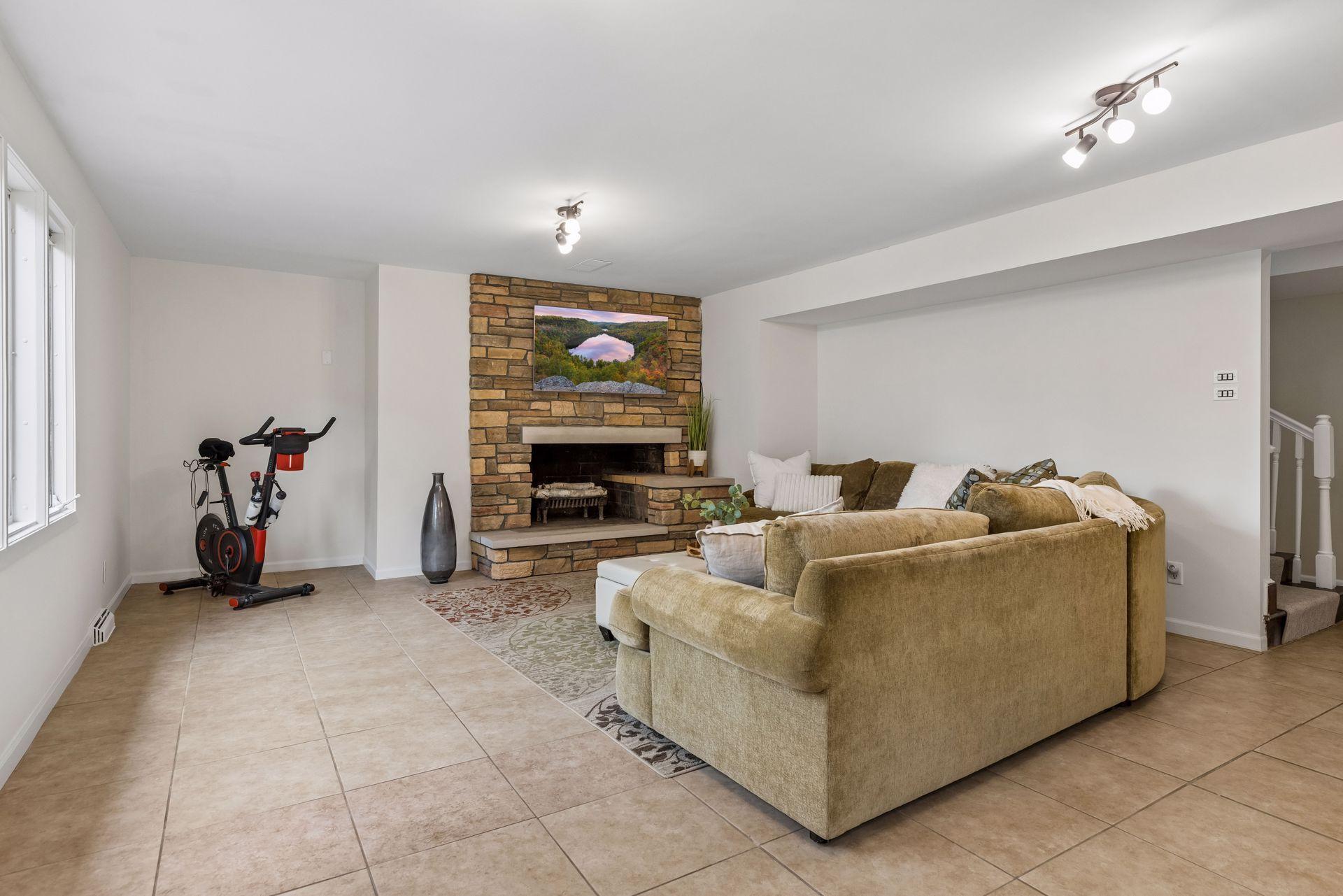 View of Residential at 6400 Mildred Avenue, Edina MN 55439, Edina (38 of 86) - Mike Wilen | Minnesota Team Real Estate