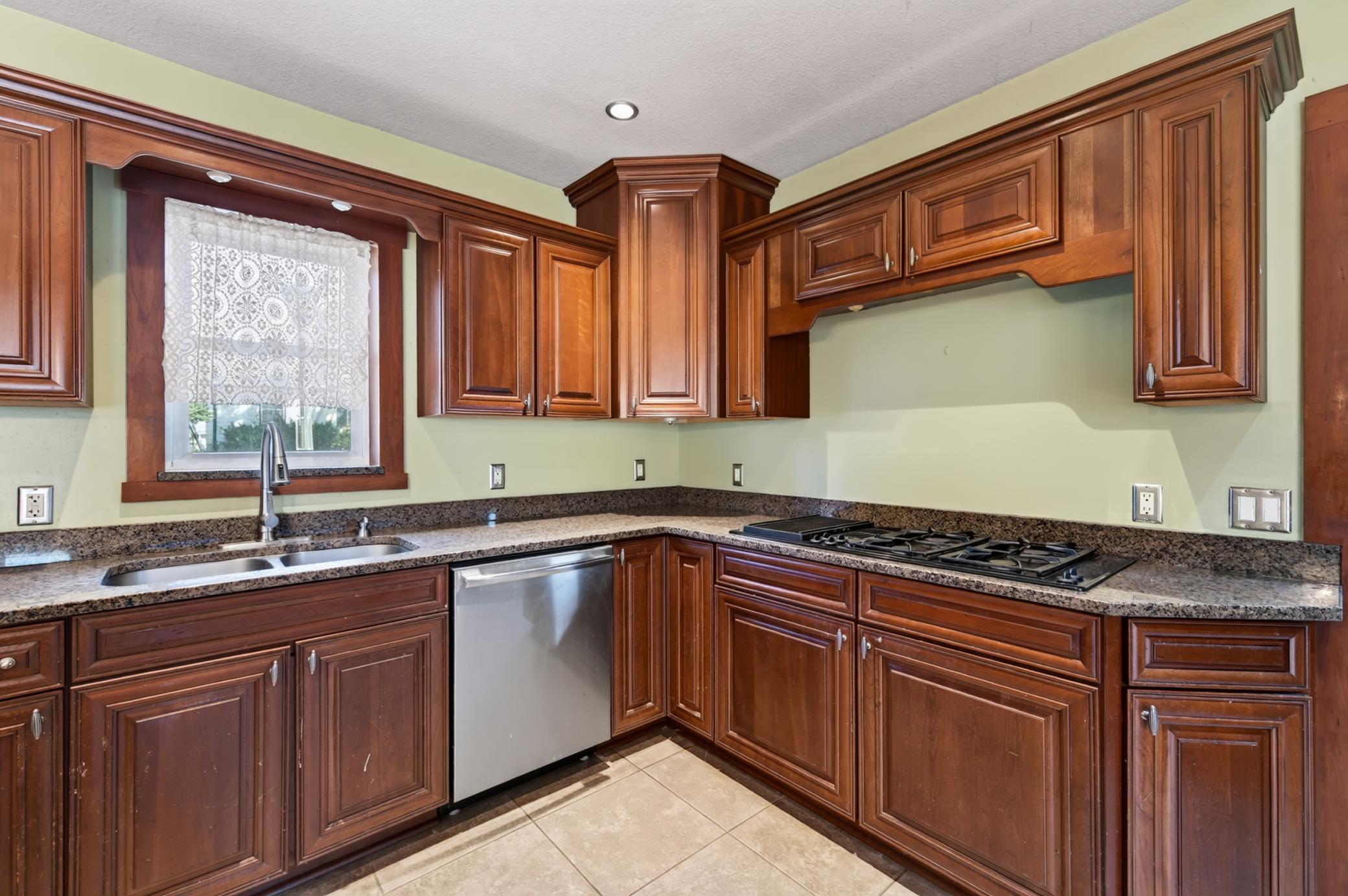 View of Residential at 1498 Hazelwood Street, Saint Paul MN 55106, Saint Paul (7 of 41) - Mike Wilen | Minnesota Team Real Estate