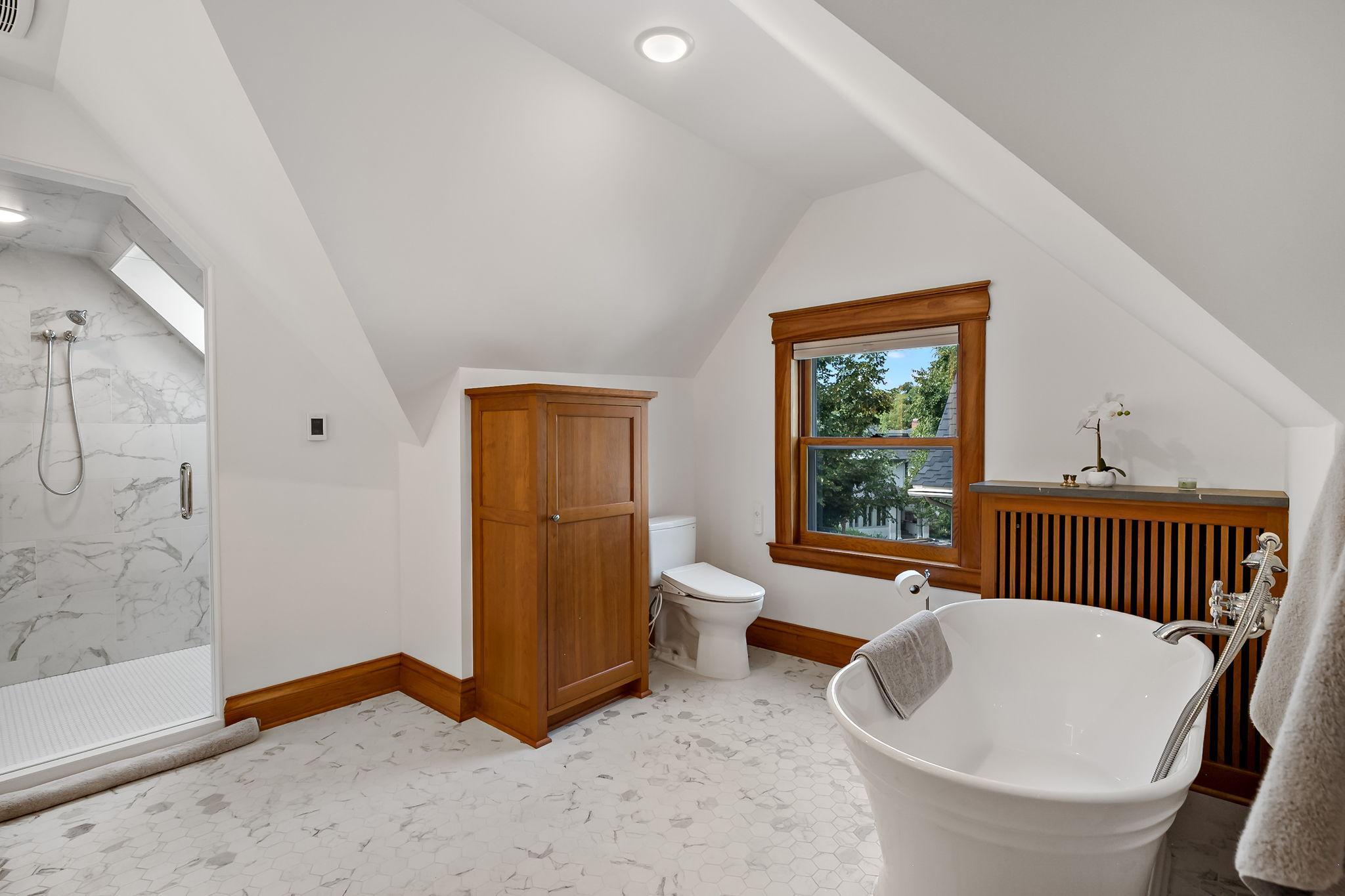 View of Residential at 2400 Irving Avenue, Minneapolis MN 55405, Minneapolis (82 of 93) - Mike Wilen | Minnesota Team Real Estate