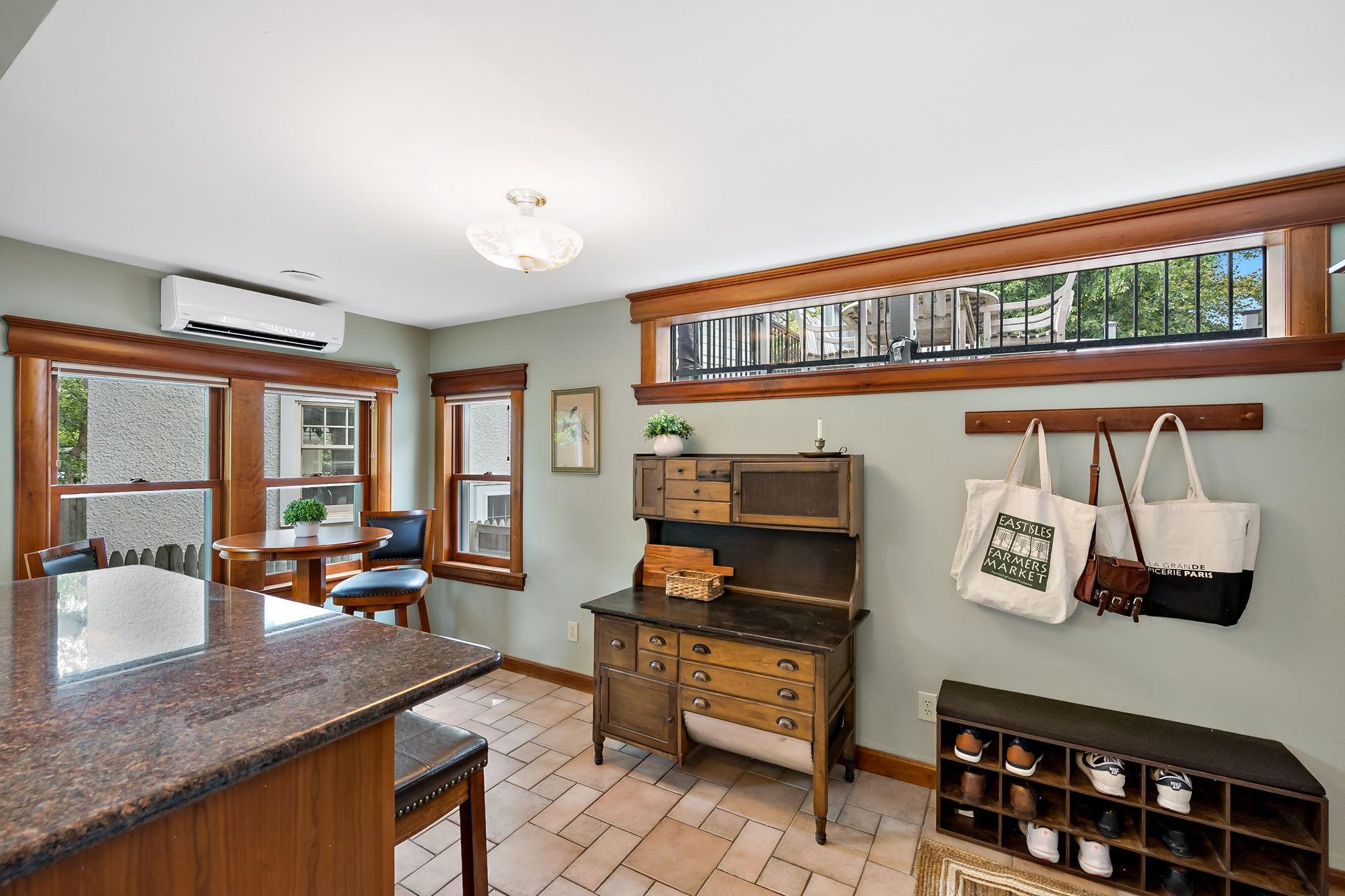 View of Residential at 2400 Irving Avenue, Minneapolis MN 55405, Minneapolis (49 of 93) - Mike Wilen | Minnesota Team Real Estate
