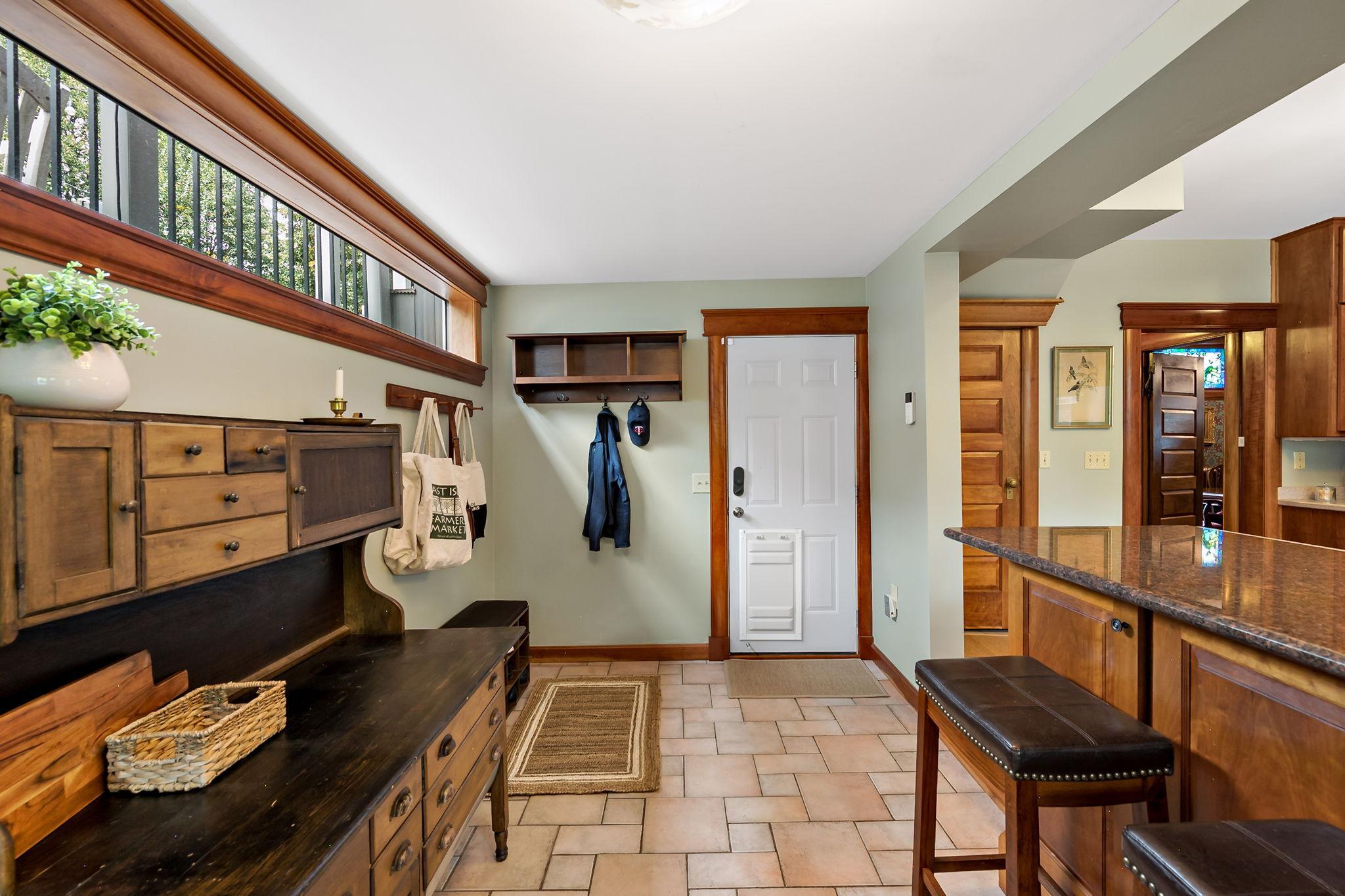 View of Residential at 2400 Irving Avenue, Minneapolis MN 55405, Minneapolis (46 of 93) - Mike Wilen | Minnesota Team Real Estate