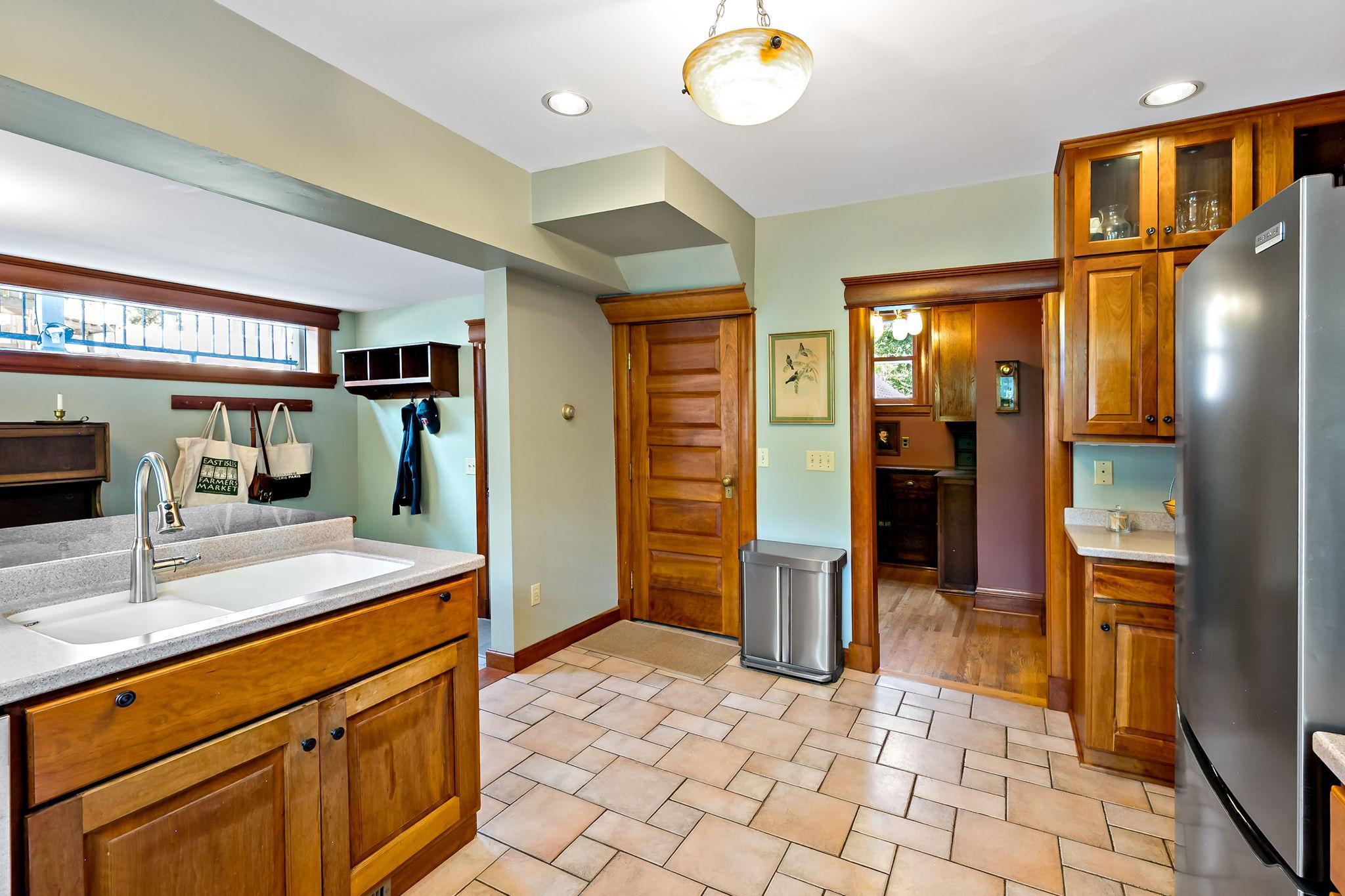View of Residential at 2400 Irving Avenue, Minneapolis MN 55405, Minneapolis (40 of 93) - Mike Wilen | Minnesota Team Real Estate