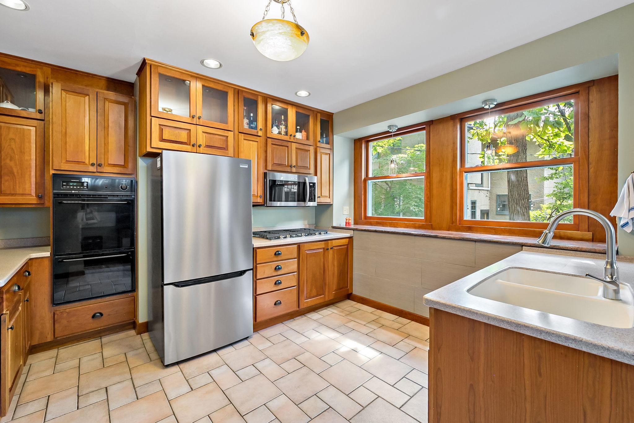 View of Residential at 2400 Irving Avenue, Minneapolis MN 55405, Minneapolis (38 of 93) - Mike Wilen | Minnesota Team Real Estate