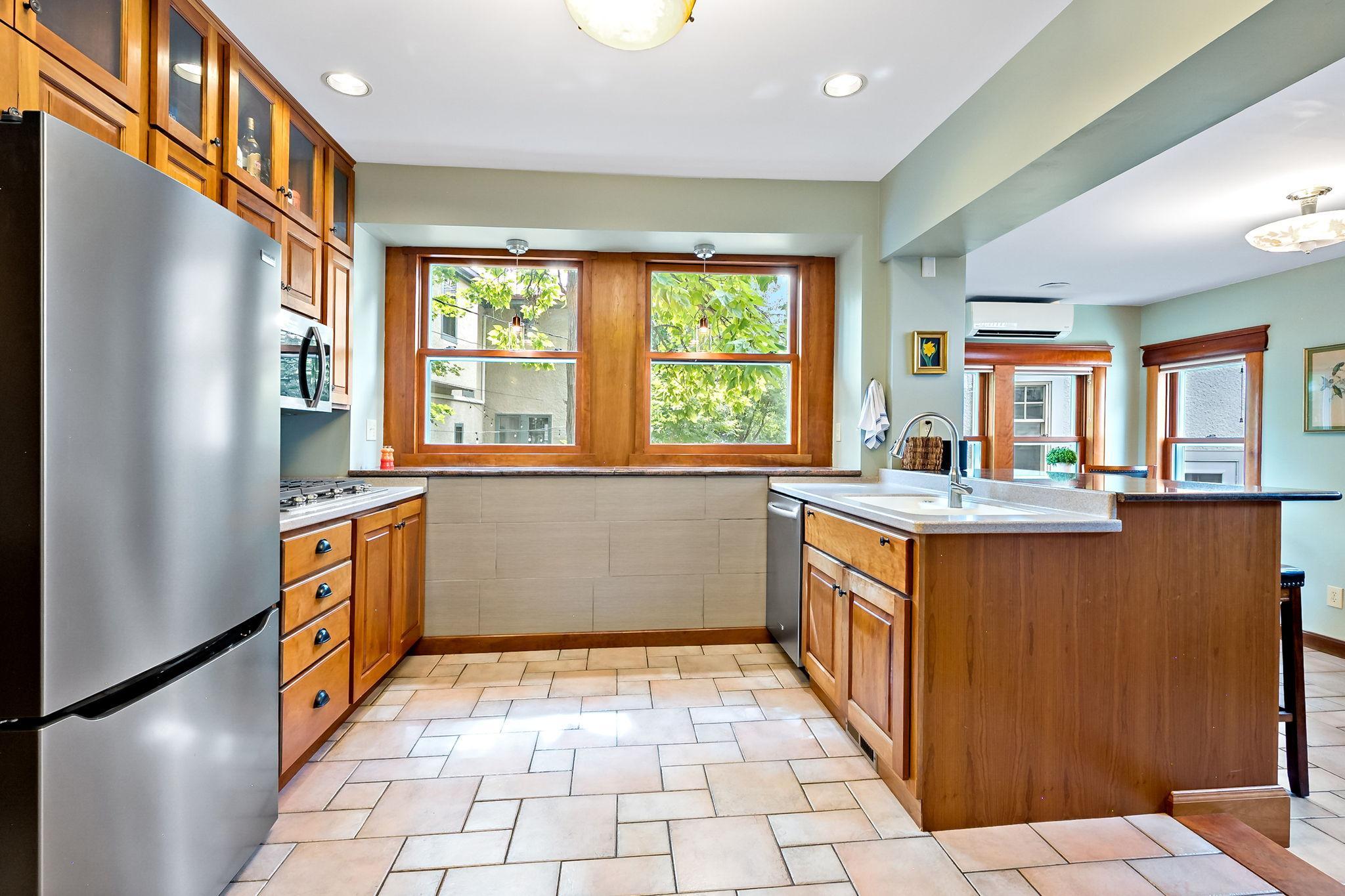 View of Residential at 2400 Irving Avenue, Minneapolis MN 55405, Minneapolis (37 of 93) - Mike Wilen | Minnesota Team Real Estate