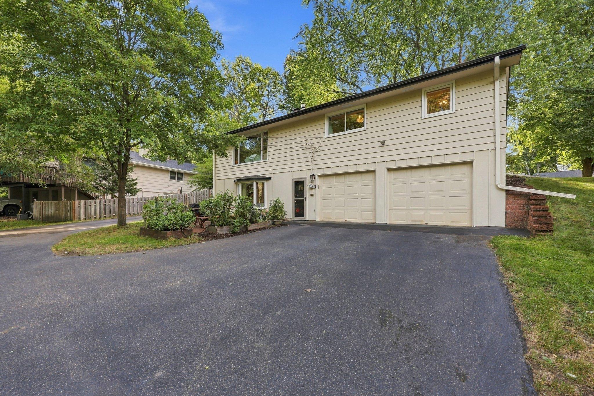 View of Residential at 3966 Earlynn Lane, Minnetonka MN 55345, Minnetonka (45 of 63) - Mike Wilen | Minnesota Team Real Estate