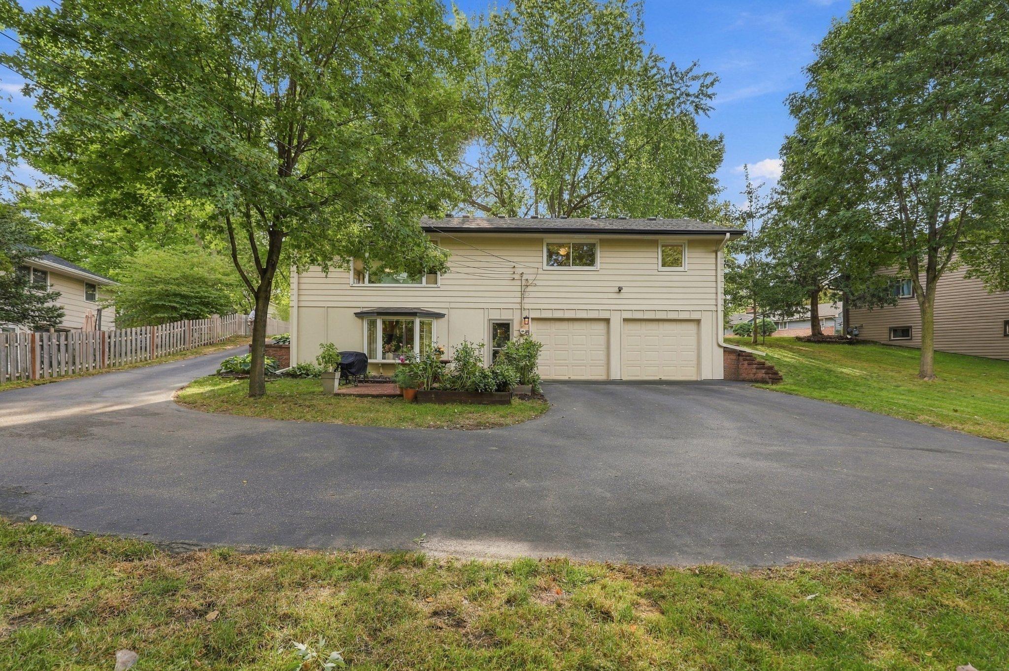 View of Residential at 3966 Earlynn Lane, Minnetonka MN 55345, Minnetonka (44 of 63) - Mike Wilen | Minnesota Team Real Estate