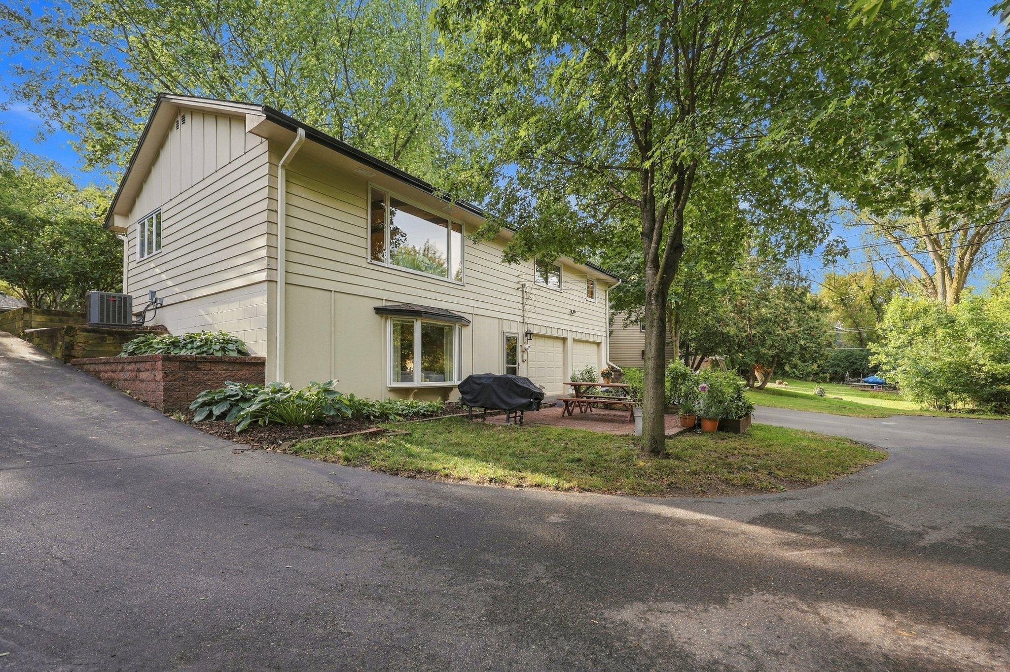 View of Residential at 3966 Earlynn Lane, Minnetonka MN 55345, Minnetonka (42 of 63) - Mike Wilen | Minnesota Team Real Estate