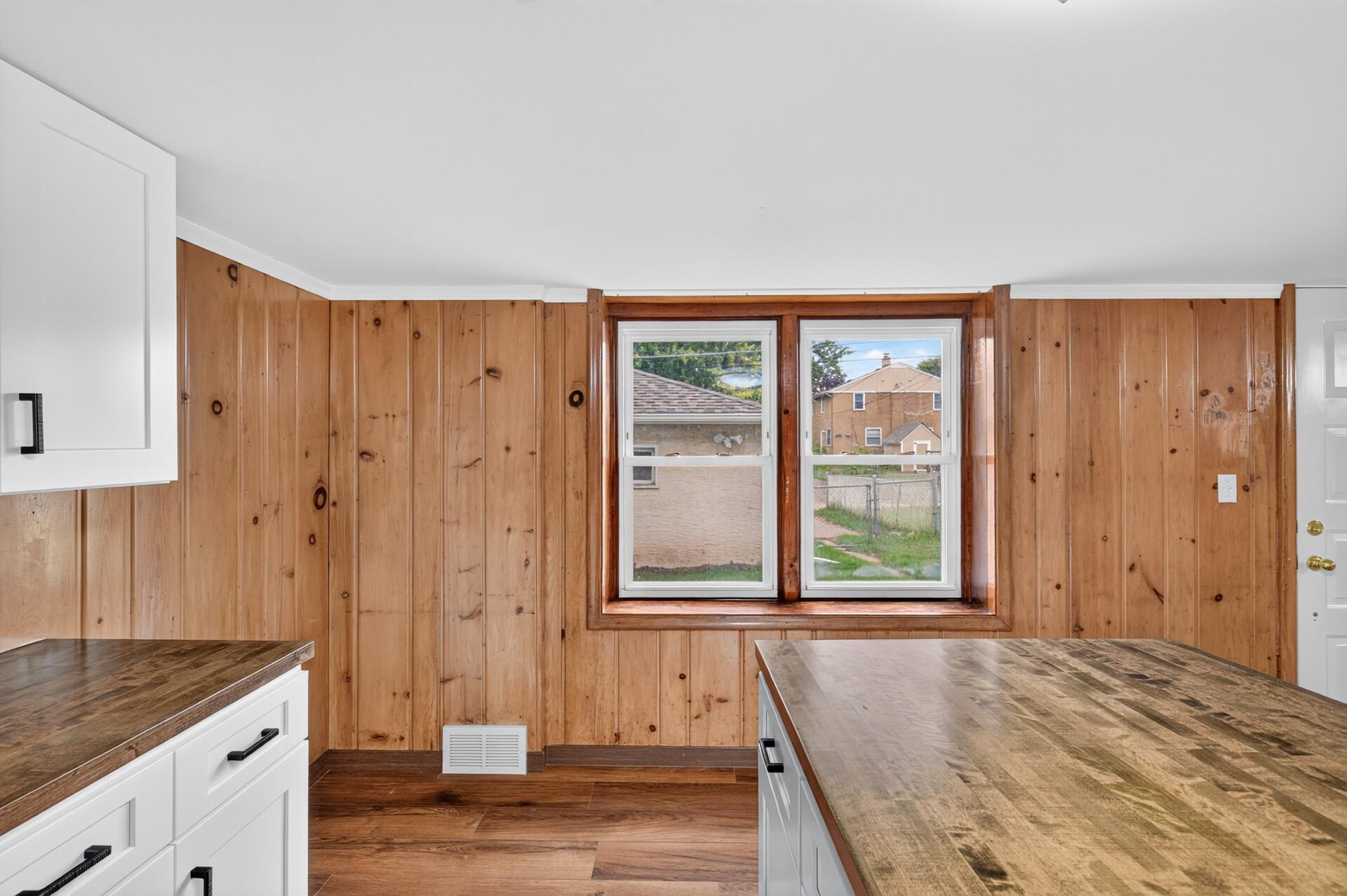 View of Residential at 1042 6th Avenue, South Saint Paul MN 55075, South Saint Paul (35 of 46) - Mike Wilen | Minnesota Team Real Estate