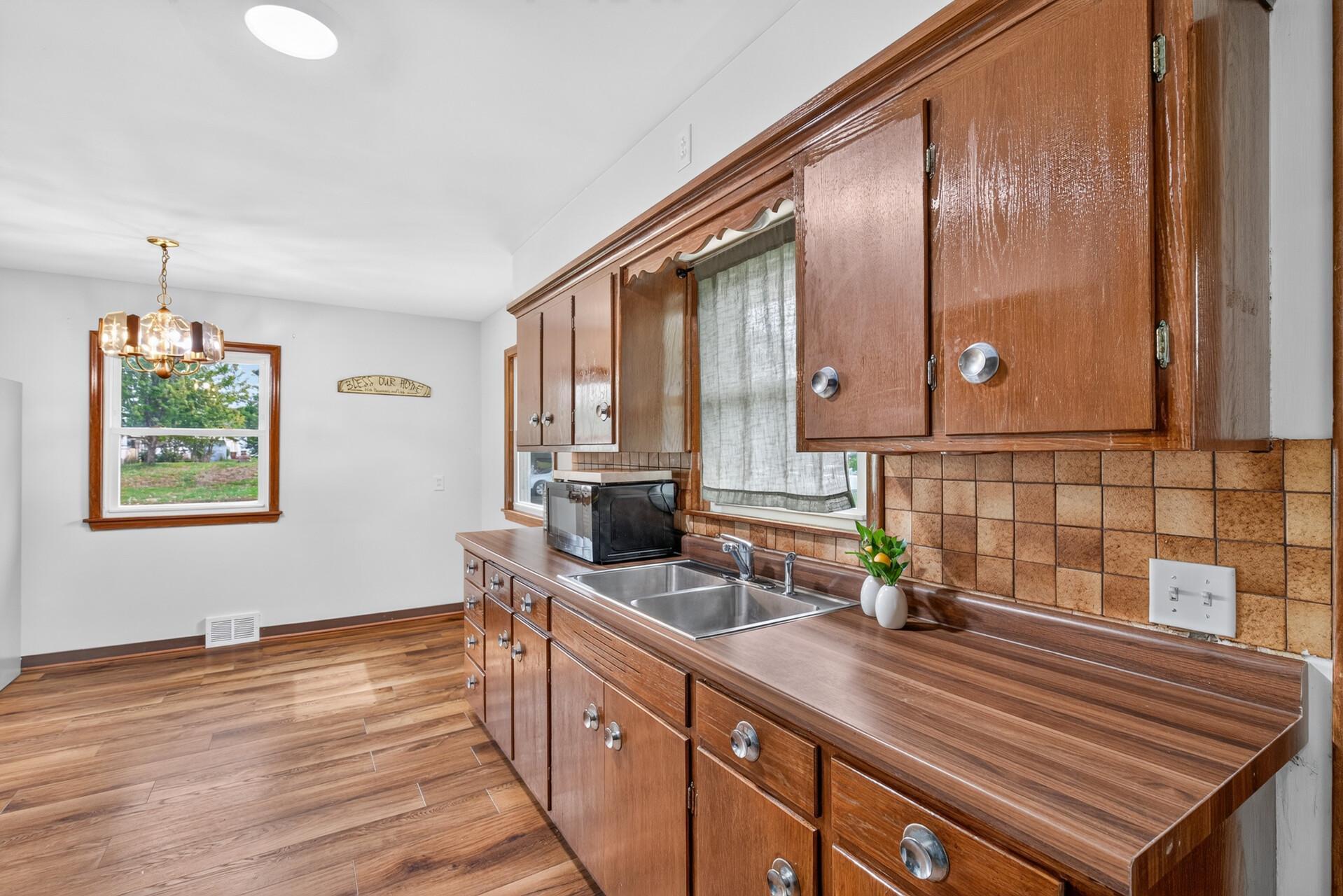 View of Residential at 1042 6th Avenue, South Saint Paul MN 55075, South Saint Paul (27 of 46) - Mike Wilen | Minnesota Team Real Estate