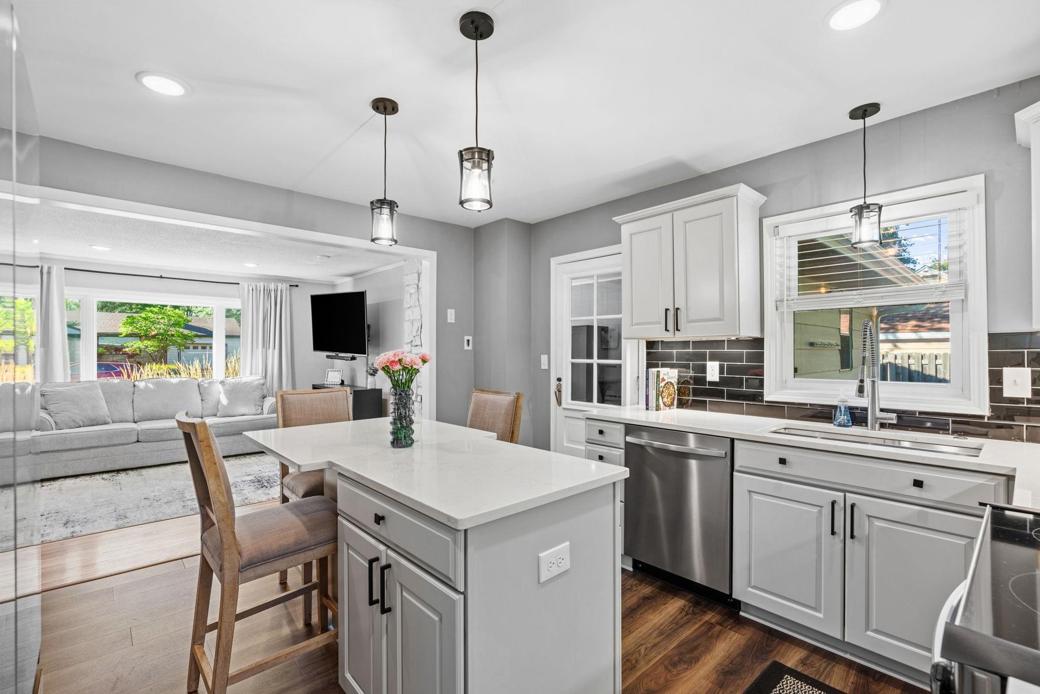 View of Residential at 1197 Burke Avenue, Roseville MN 55113, Roseville (6 of 16) - Mike Wilen | Minnesota Team Real Estate