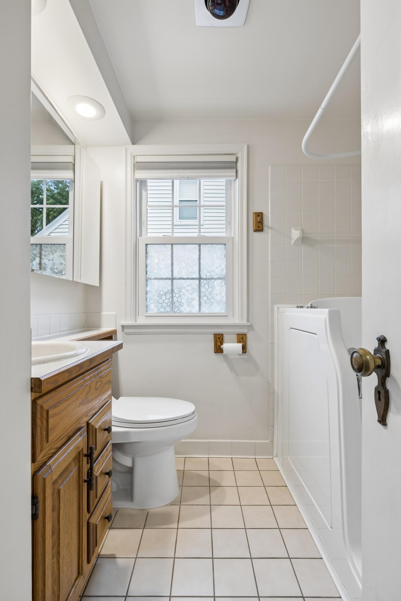 View of Residential at 4064 Xenwood Avenue, Saint Louis Park MN 55416, Saint Louis Park (20 of 34) - Mike Wilen | Minnesota Team Real Estate