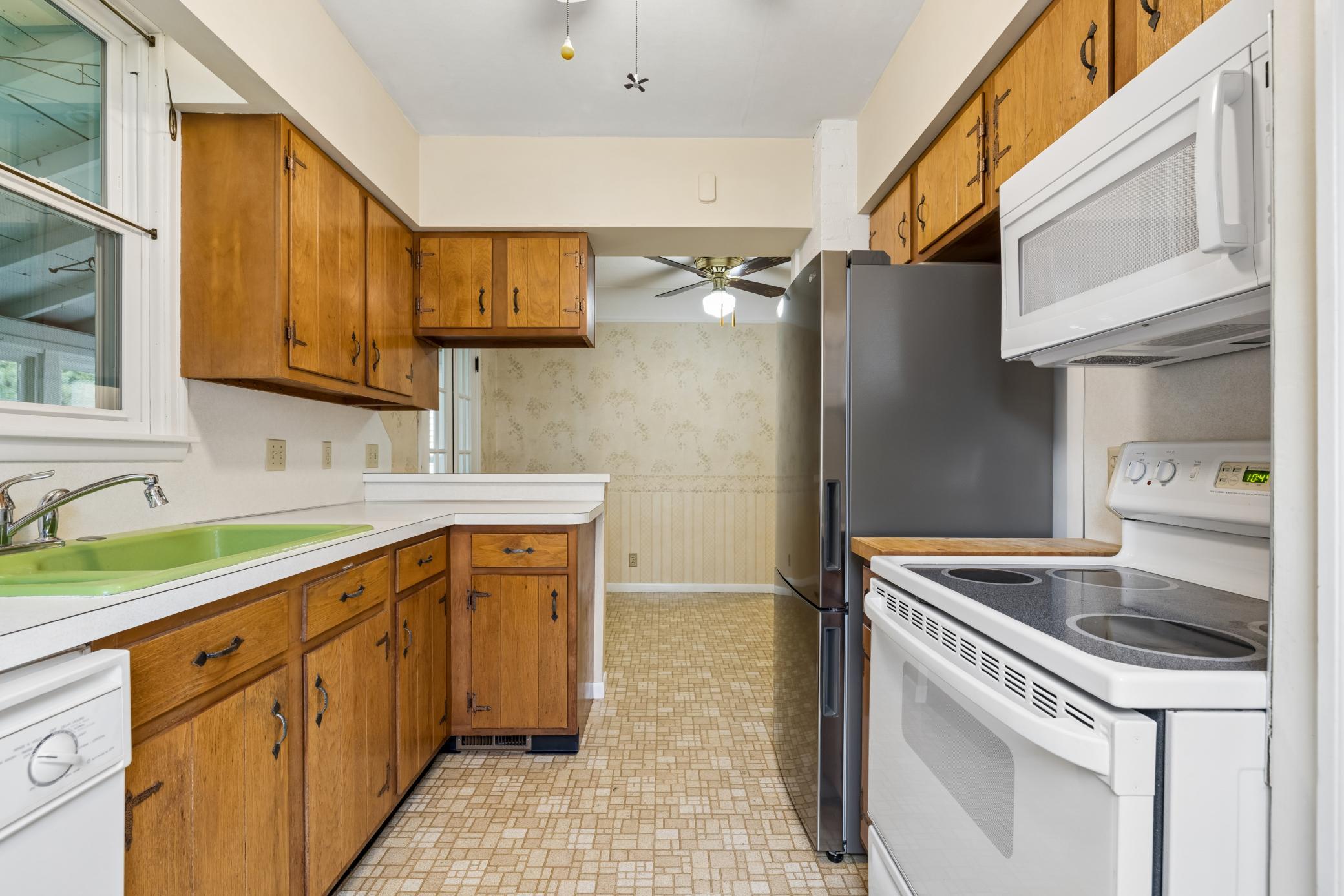 View of Residential at 4064 Xenwood Avenue, Saint Louis Park MN 55416, Saint Louis Park (12 of 34) - Mike Wilen | Minnesota Team Real Estate