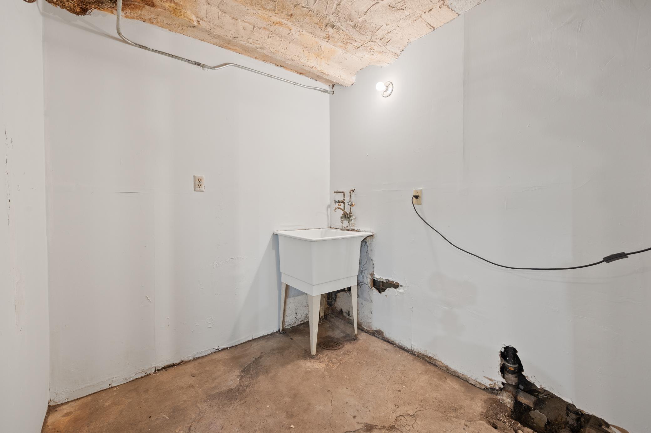View of Residential Income at 3831 Grand Avenue, Minneapolis MN 55409, Minneapolis (27 of 37) - Mike Wilen | Minnesota Team Real Estate
