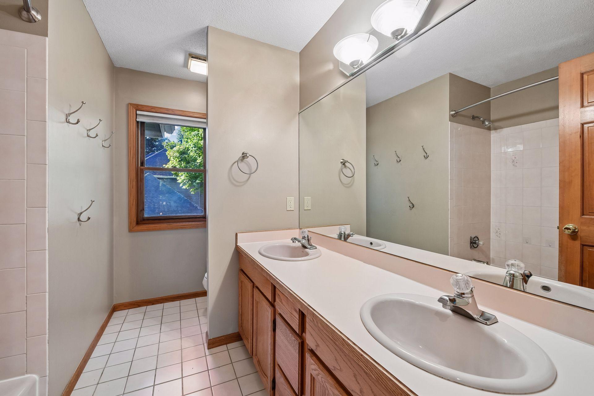 View of Residential at 561 Bighorn Drive, Chanhassen MN 55317, Chanhassen (48 of 71) - Mike Wilen | Minnesota Team Real Estate
