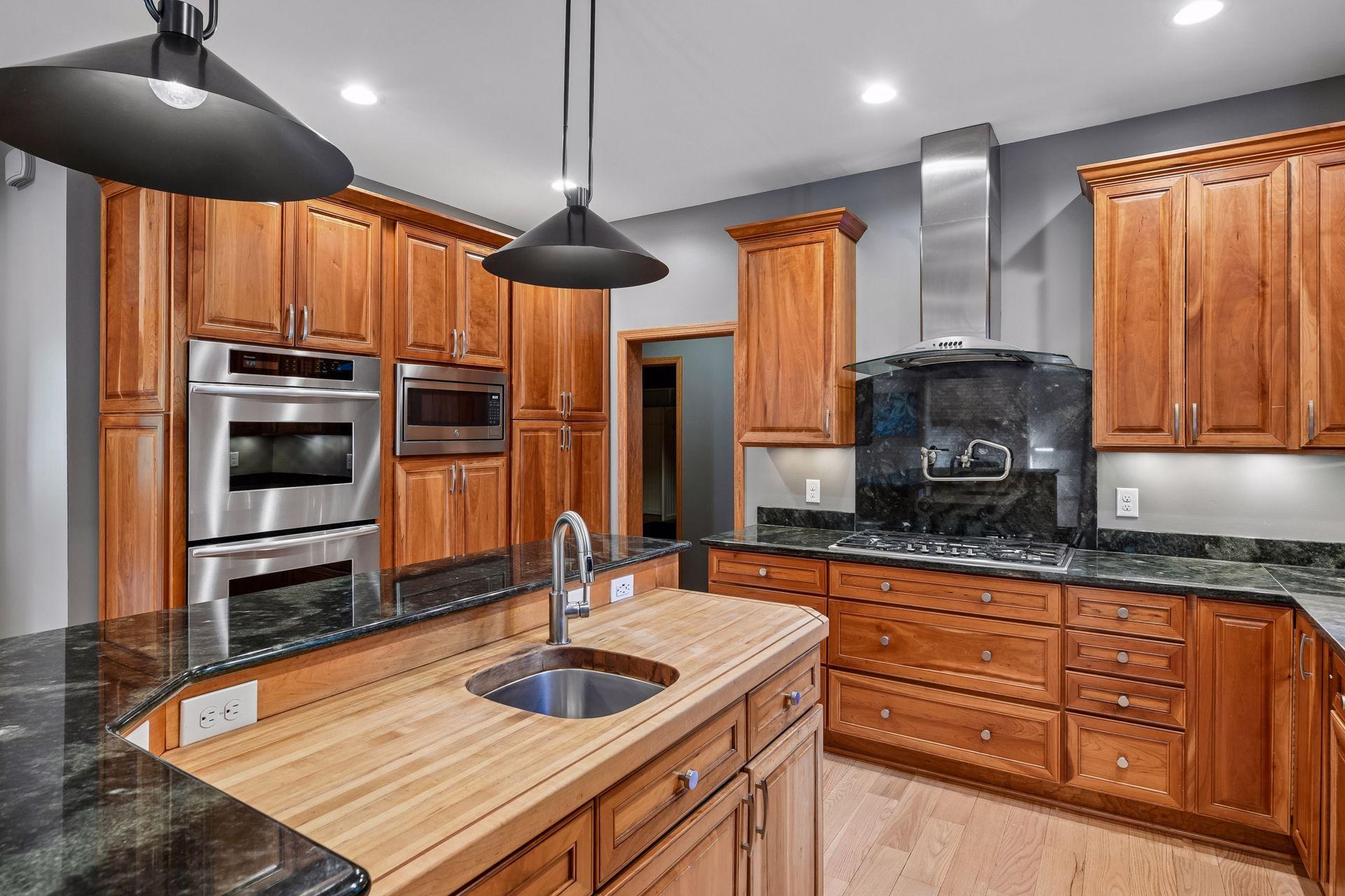 View of Residential at 561 Bighorn Drive, Chanhassen MN 55317, Chanhassen (20 of 71) - Mike Wilen | Minnesota Team Real Estate