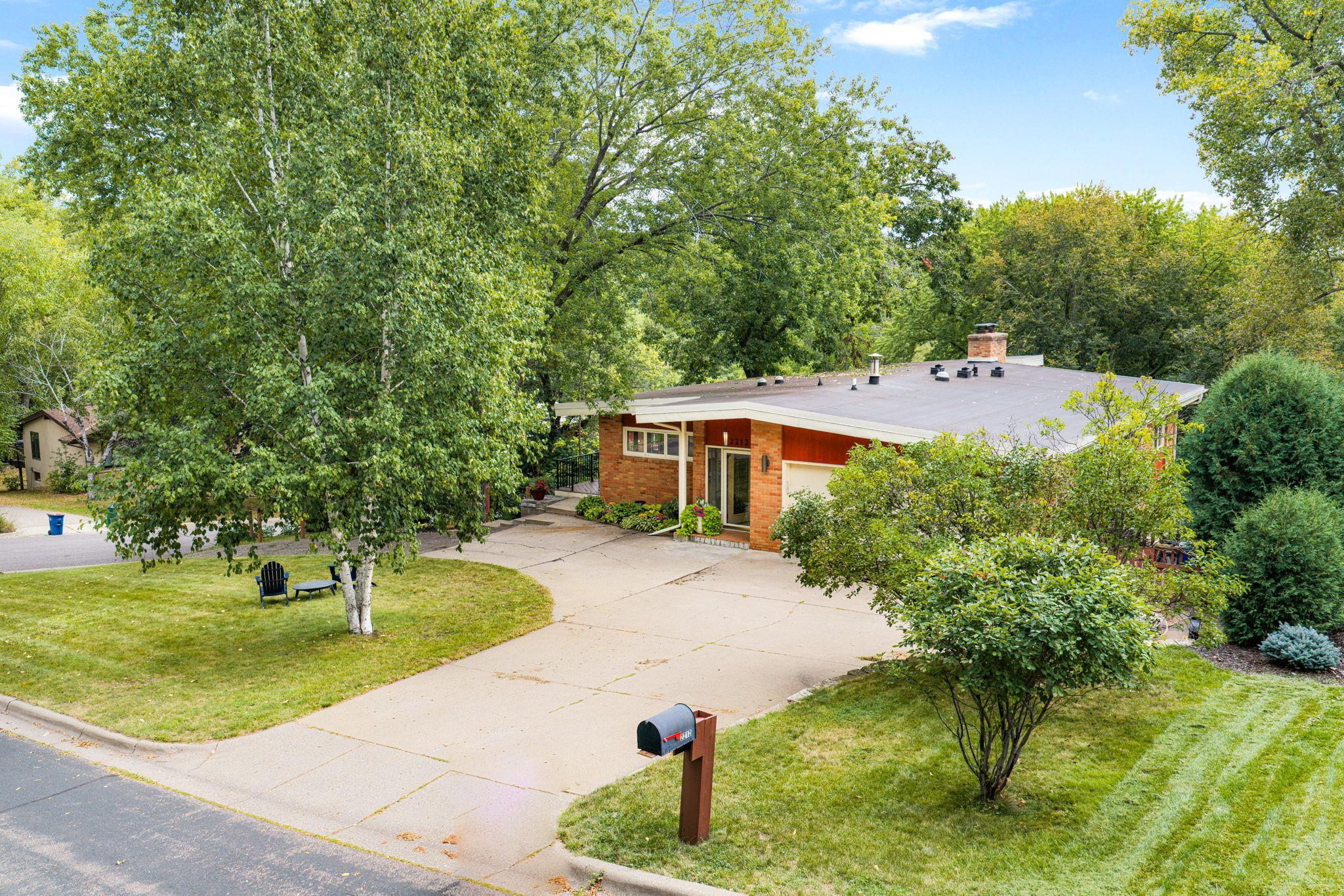 View of Residential at 2212 Mary Hills Drive, Golden Valley MN 55422, Golden Valley (102 of 123) - Mike Wilen | Minnesota Team Real Estate