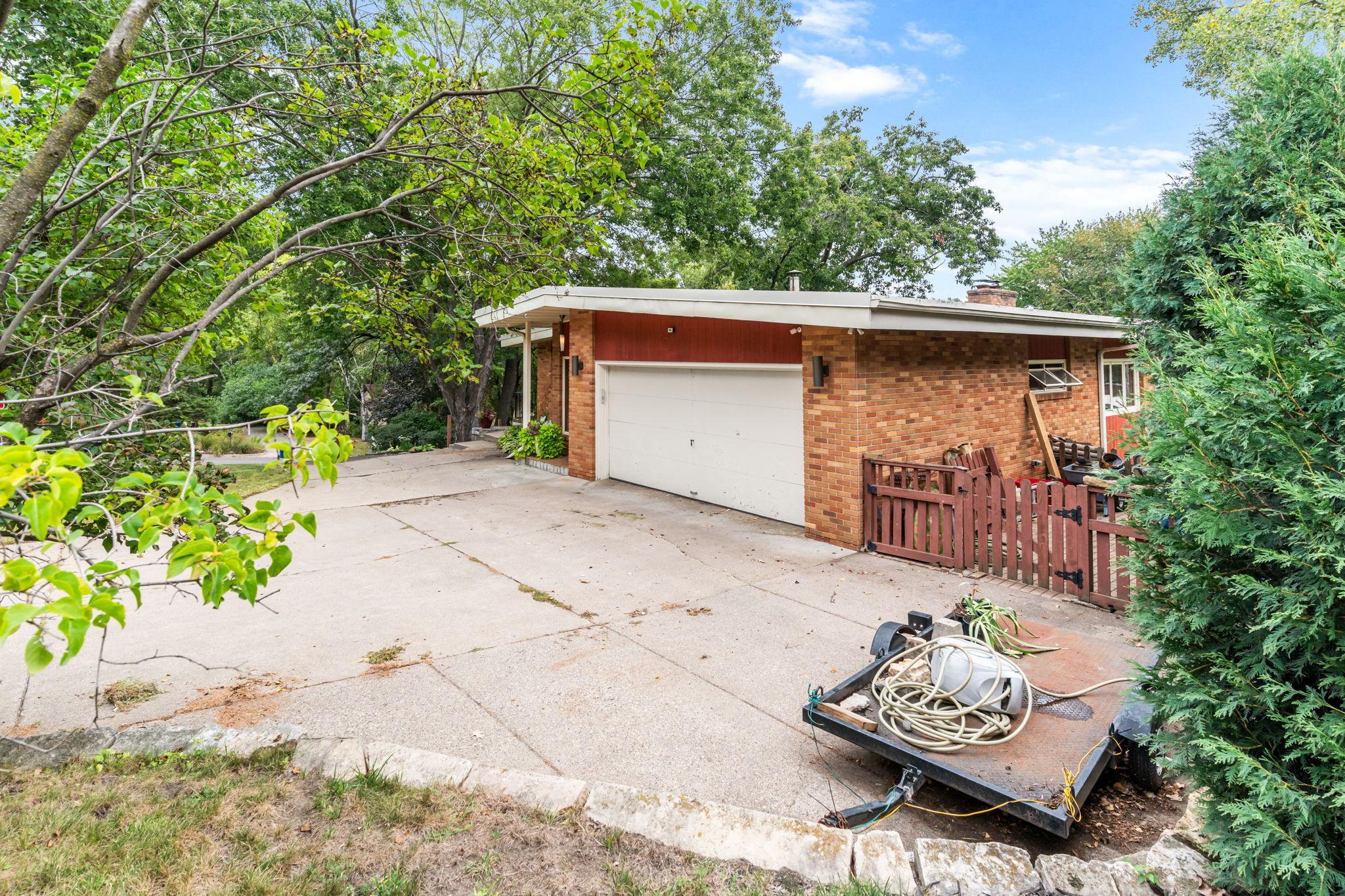View of Residential at 2212 Mary Hills Drive, Golden Valley MN 55422, Golden Valley (112 of 123) - Mike Wilen | Minnesota Team Real Estate