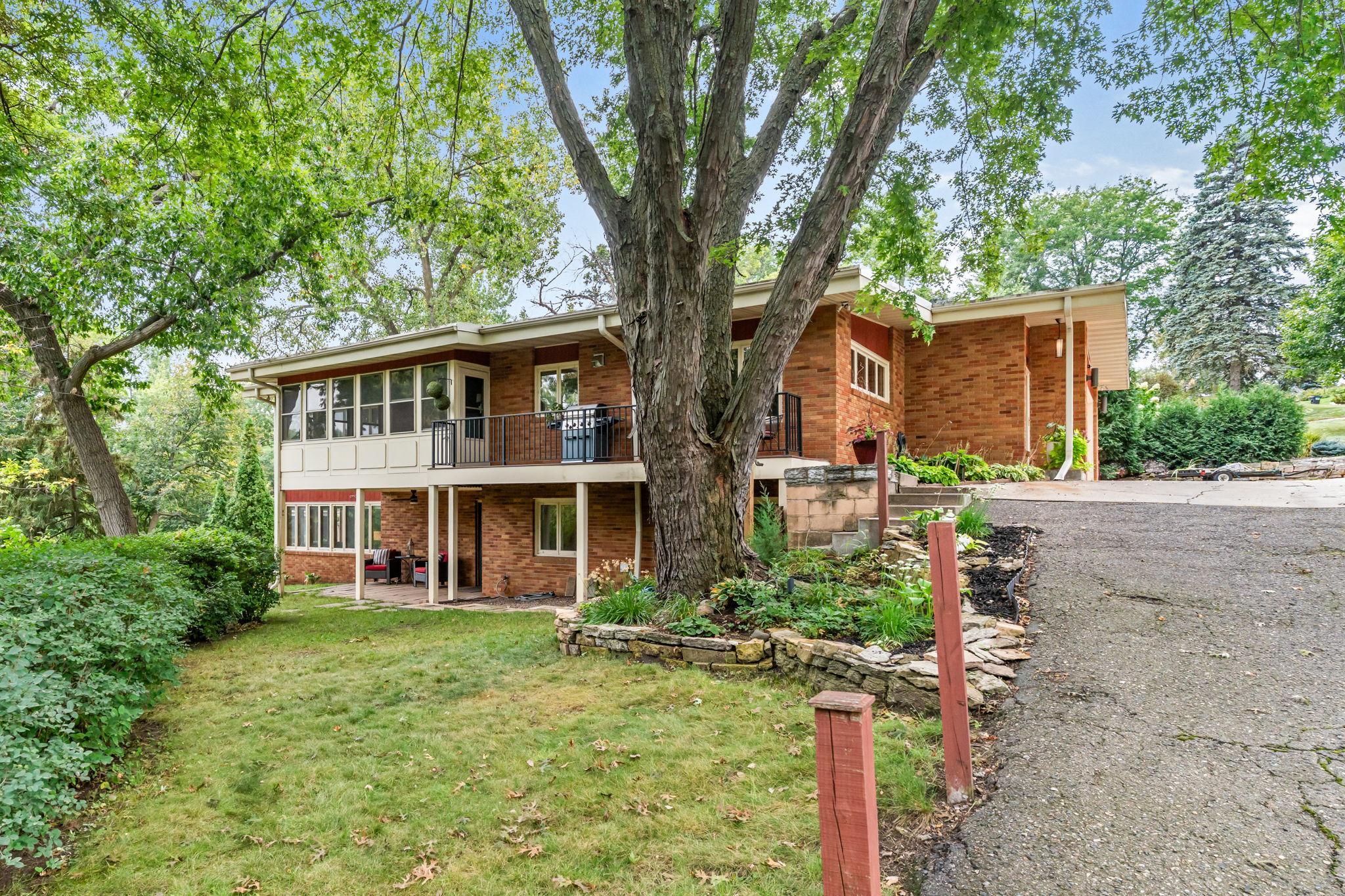 View of Residential at 2212 Mary Hills Drive, Golden Valley MN 55422, Golden Valley (82 of 123) - Mike Wilen | Minnesota Team Real Estate