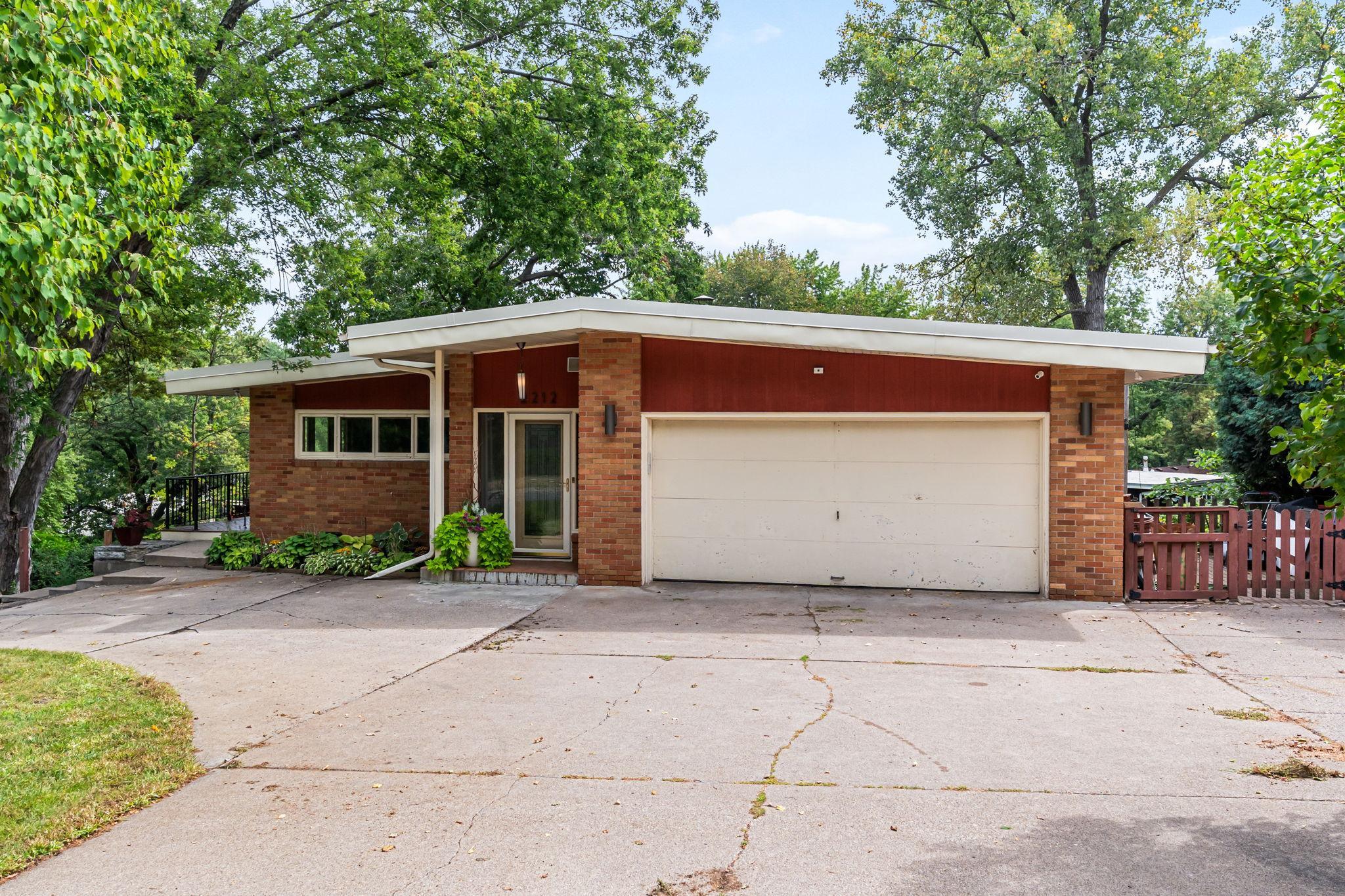 View of Residential at 2212 Mary Hills Drive, Golden Valley MN 55422, Golden Valley (76 of 123) - Mike Wilen | Minnesota Team Real Estate