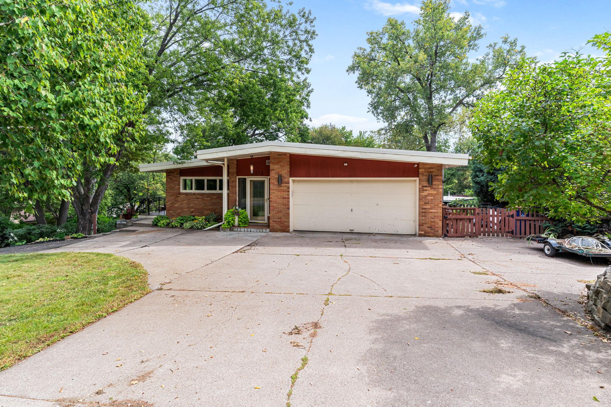 View of Residential at 2212 Mary Hills Drive, Golden Valley MN 55422, Golden Valley (2 of 123) - Mike Wilen | Minnesota Team Real Estate