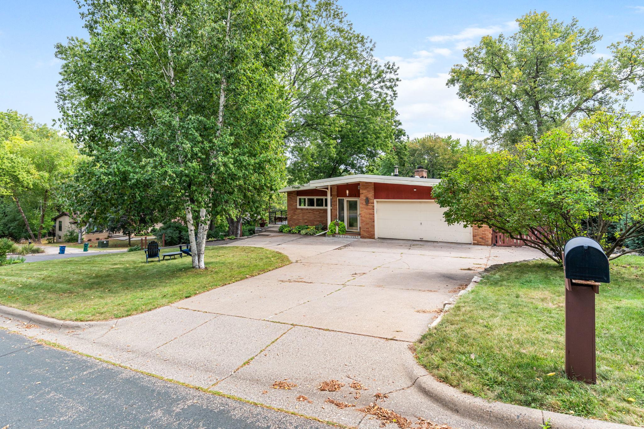 View of Residential at 2212 Mary Hills Drive, Golden Valley MN 55422, Golden Valley (74 of 123) - Mike Wilen | Minnesota Team Real Estate