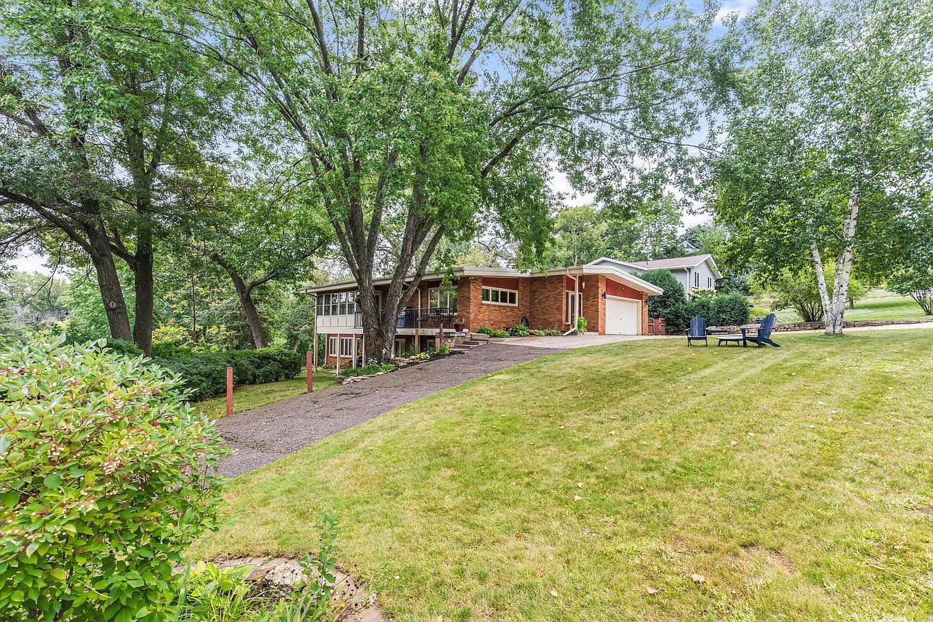 View of Residential at 2212 Mary Hills Drive, Golden Valley MN 55422, Golden Valley (39 of 57) - Mike Wilen | Minnesota Team Real Estate