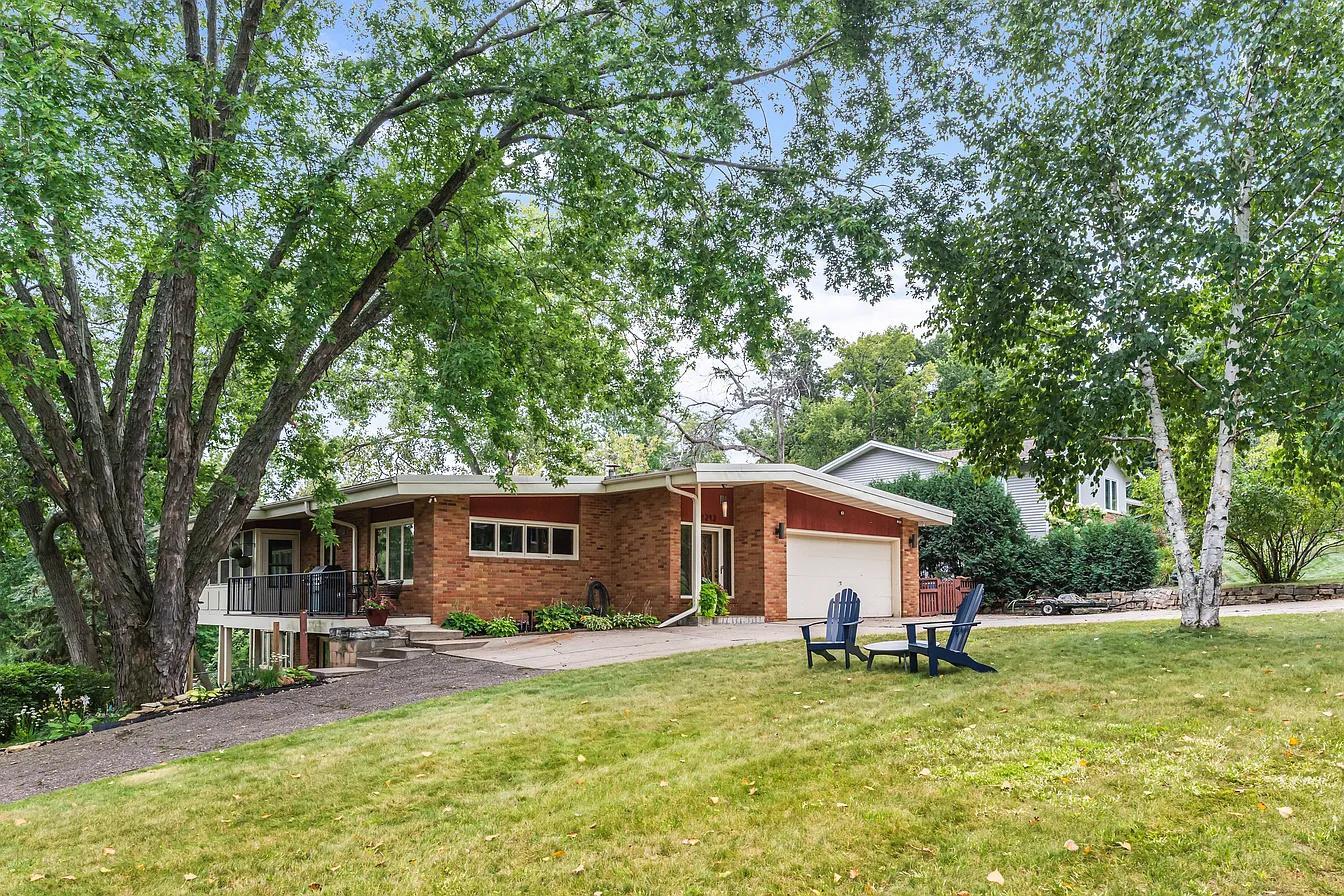 View of Residential at 2212 Mary Hills Drive, Golden Valley MN 55422, Golden Valley (38 of 57) - Mike Wilen | Minnesota Team Real Estate