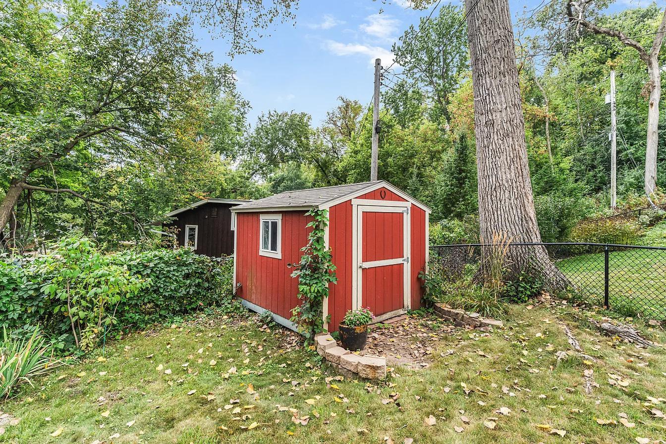 View of Residential at 2212 Mary Hills Drive, Golden Valley MN 55422, Golden Valley (37 of 123) - Mike Wilen | Minnesota Team Real Estate