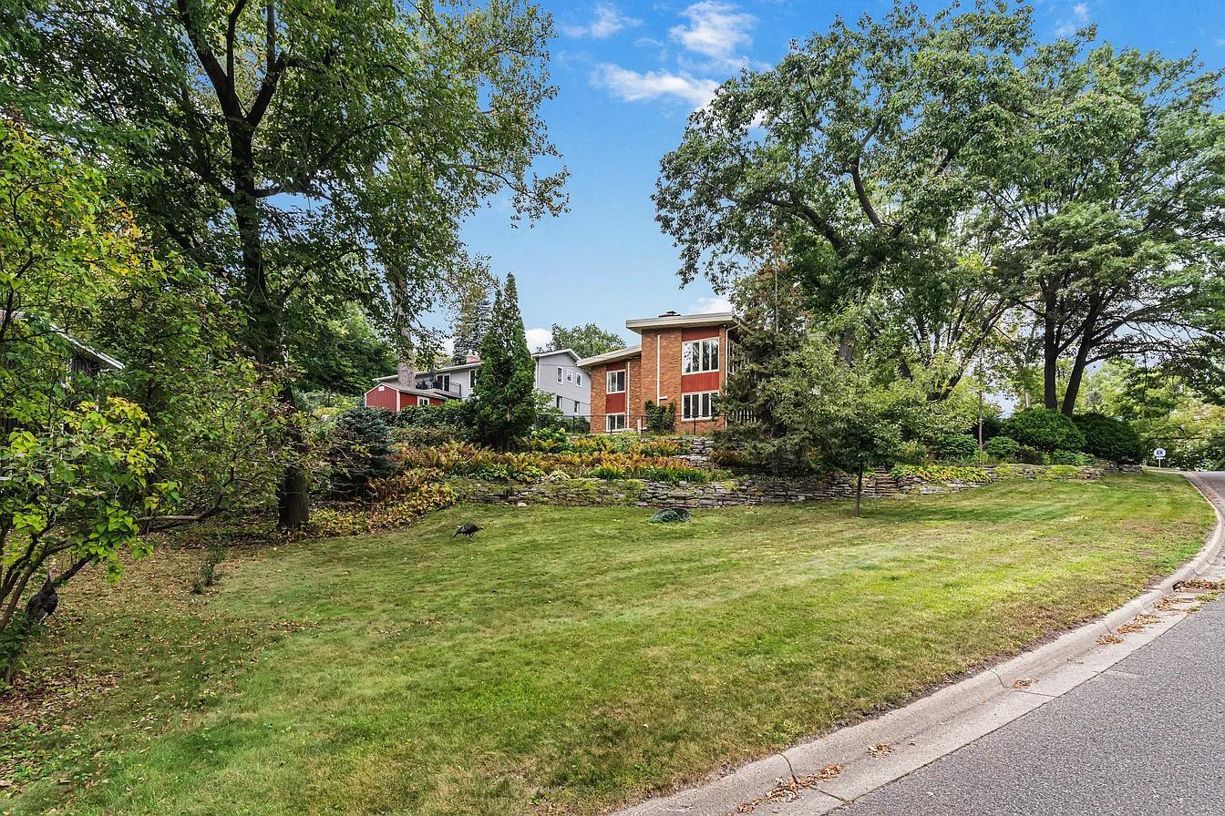 View of Residential at 2212 Mary Hills Drive, Golden Valley MN 55422, Golden Valley (35 of 123) - Mike Wilen | Minnesota Team Real Estate