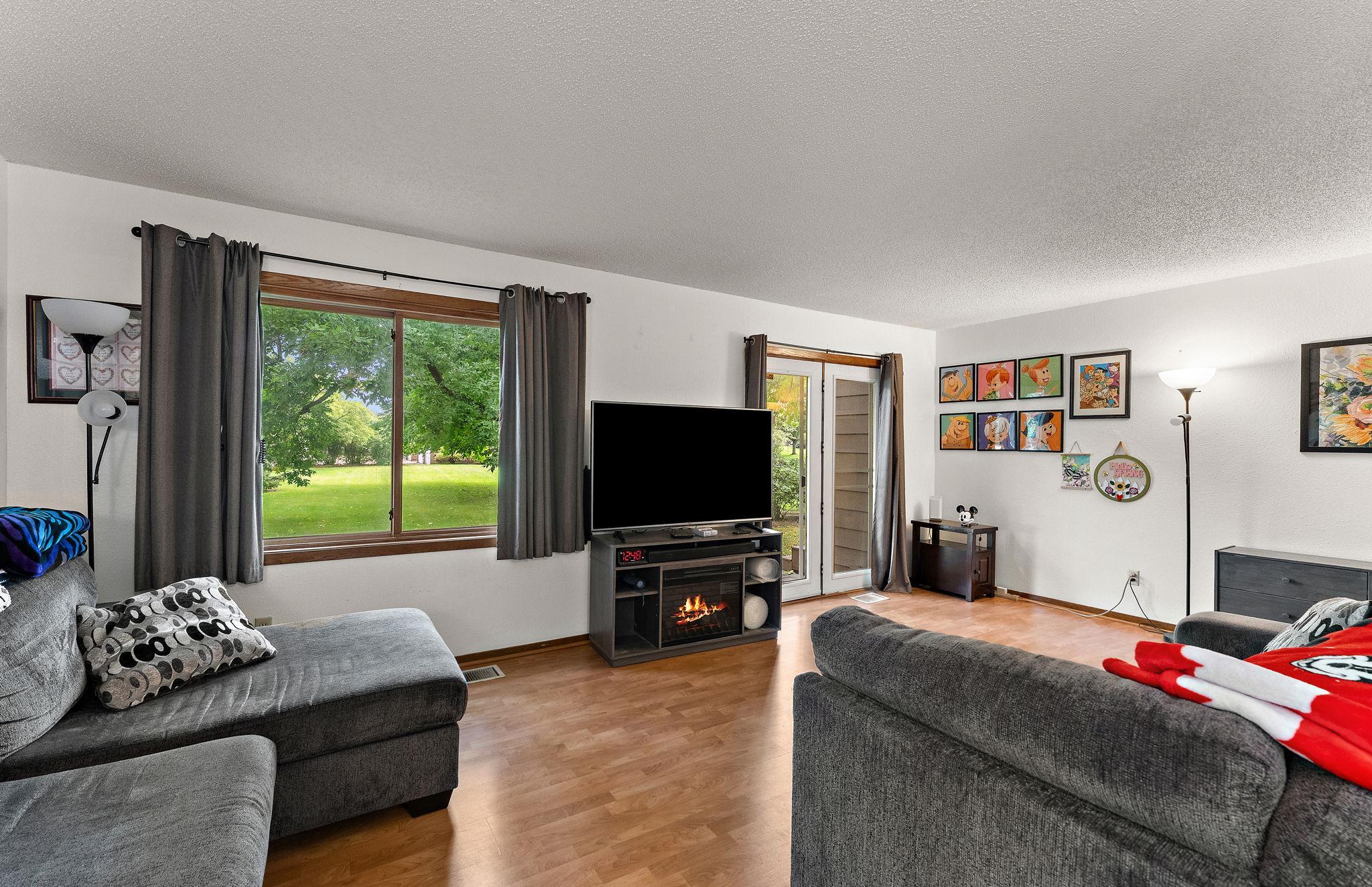 View of Residential at 2460 Crestwood Drive, North Saint Paul MN 55109, North Saint Paul (6 of 34) - Mike Wilen | Minnesota Team Real Estate