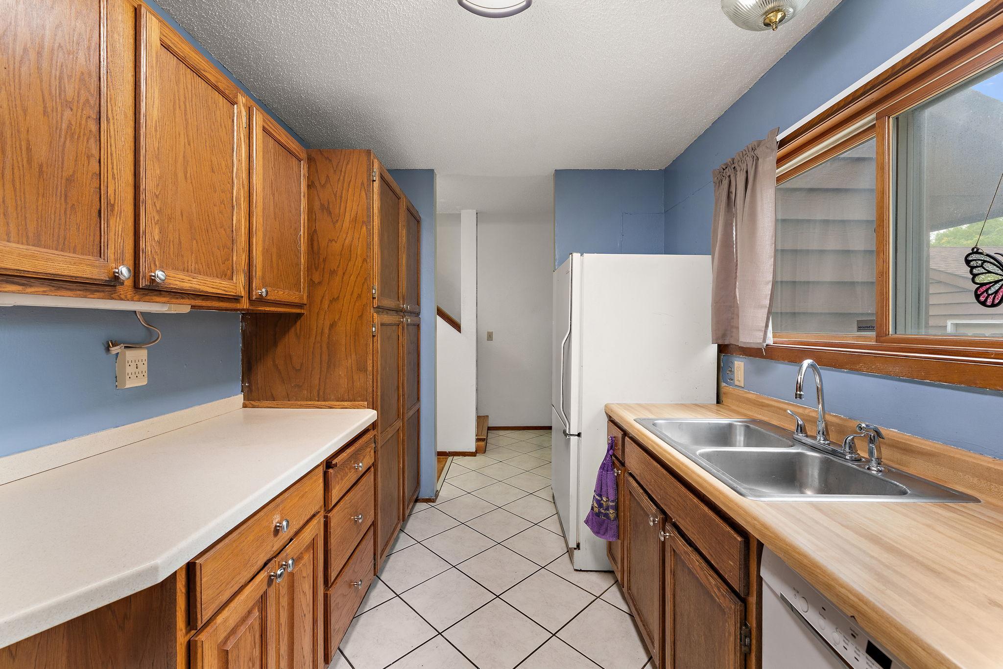 View of Residential at 2460 Crestwood Drive, North Saint Paul MN 55109, North Saint Paul (11 of 34) - Mike Wilen | Minnesota Team Real Estate