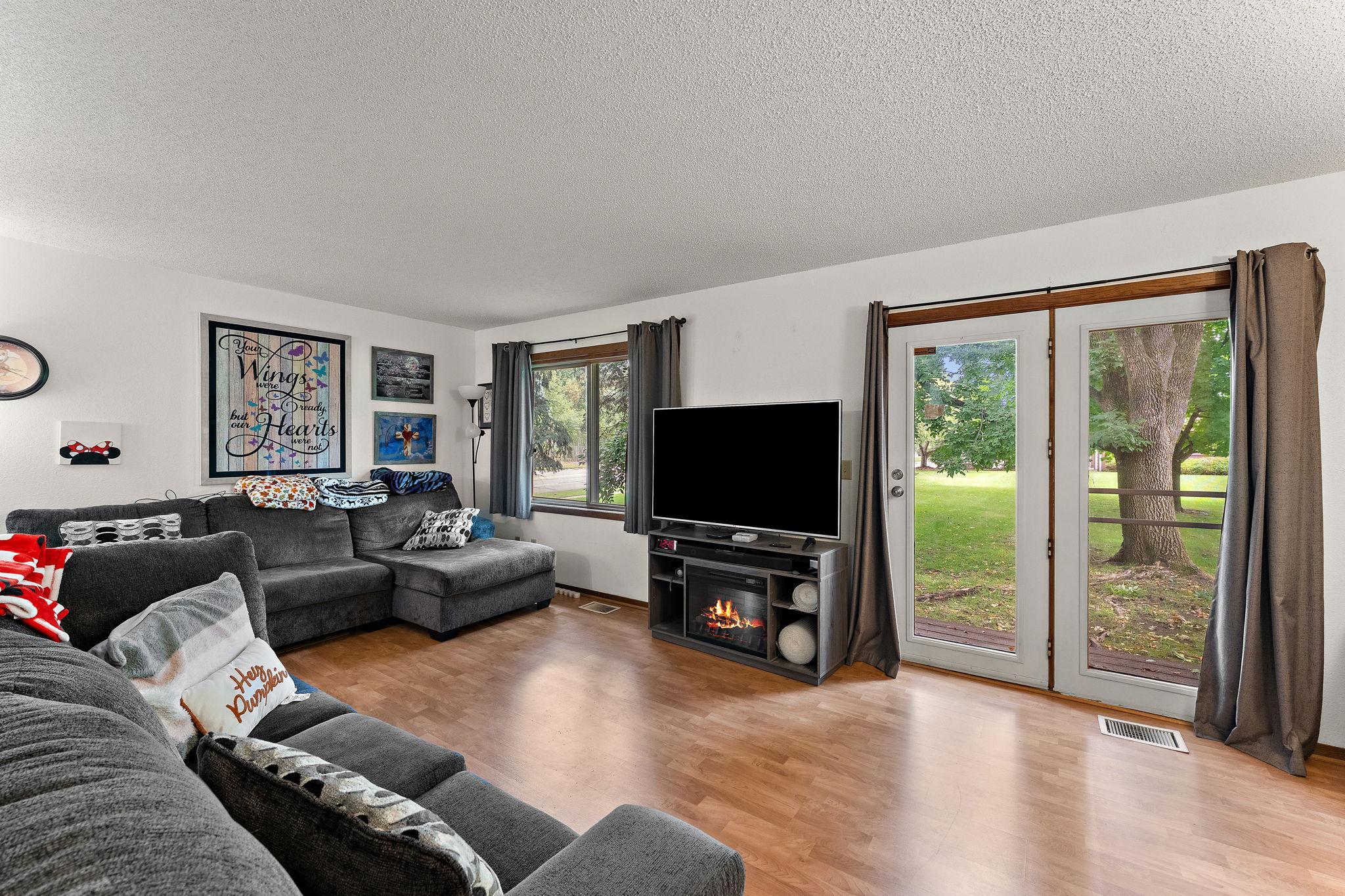 View of Residential at 2460 Crestwood Drive, North Saint Paul MN 55109, North Saint Paul (5 of 34) - Mike Wilen | Minnesota Team Real Estate
