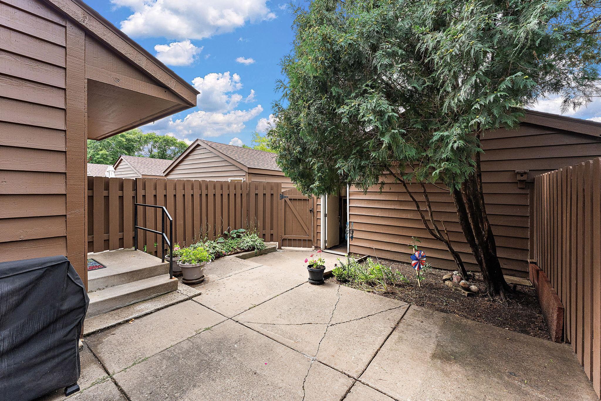 View of Residential at 2460 Crestwood Drive, North Saint Paul MN 55109, North Saint Paul (3 of 34) - Mike Wilen | Minnesota Team Real Estate