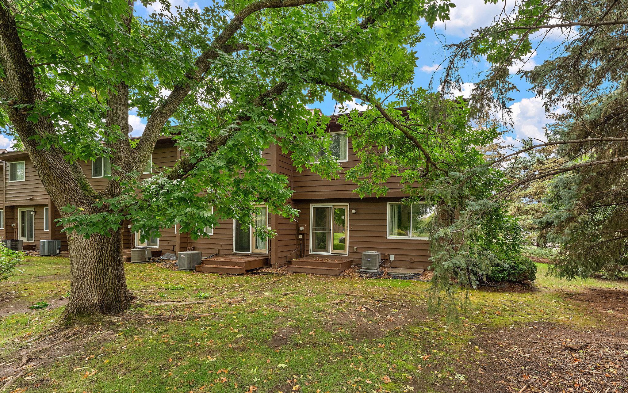 View of Residential at 2460 Crestwood Drive, North Saint Paul MN 55109, North Saint Paul (31 of 34) - Mike Wilen | Minnesota Team Real Estate