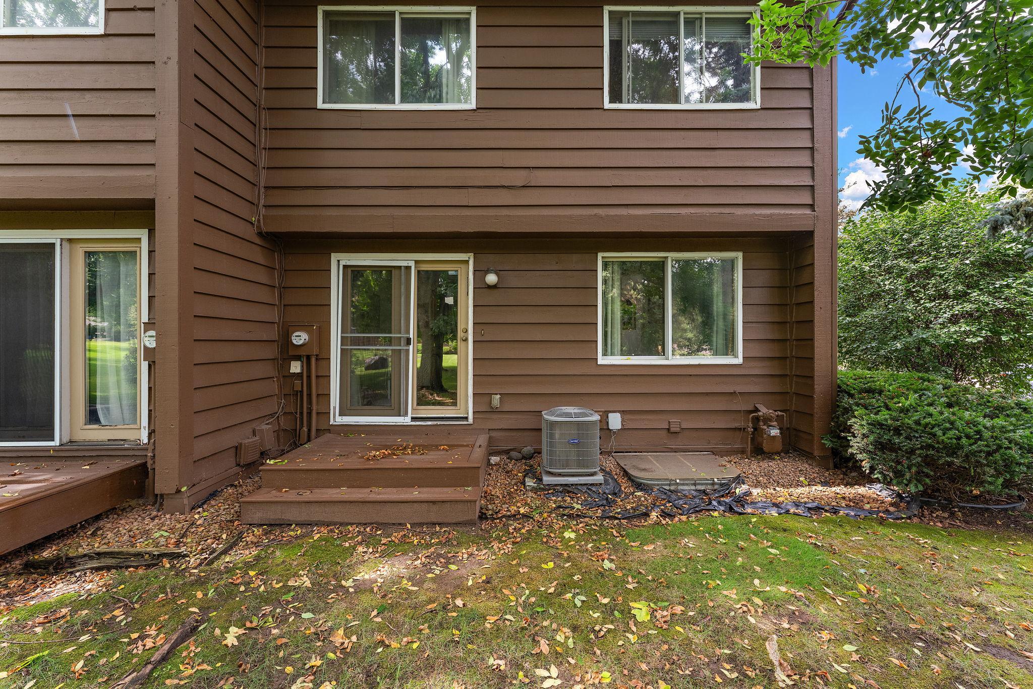 View of Residential at 2460 Crestwood Drive, North Saint Paul MN 55109, North Saint Paul (28 of 34) - Mike Wilen | Minnesota Team Real Estate