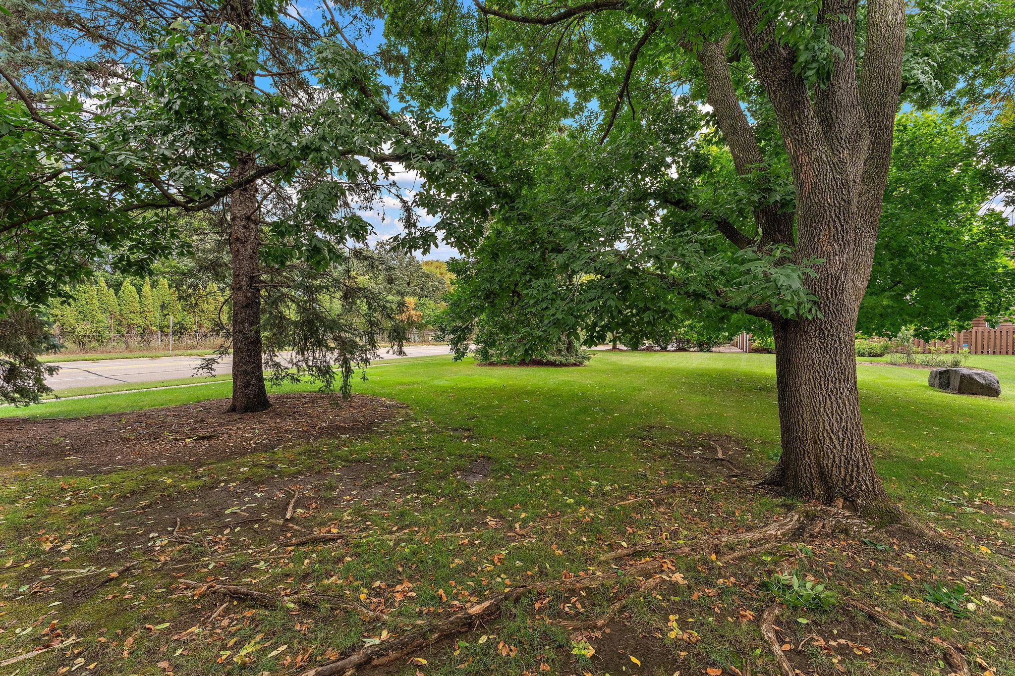 View of Residential at 2460 Crestwood Drive, North Saint Paul MN 55109, North Saint Paul (30 of 34) - Mike Wilen | Minnesota Team Real Estate