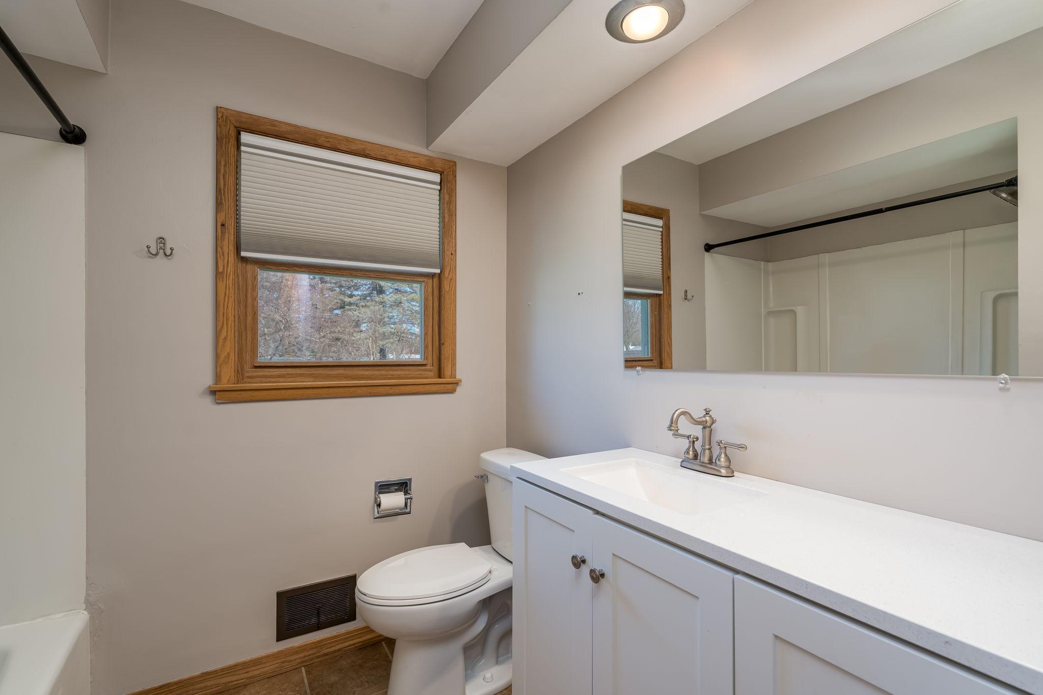 View of Residential at 209 Hillcrest Way, Le Sueur MN 56058, Le Sueur (18 of 30) - Mike Wilen | Minnesota Team Real Estate